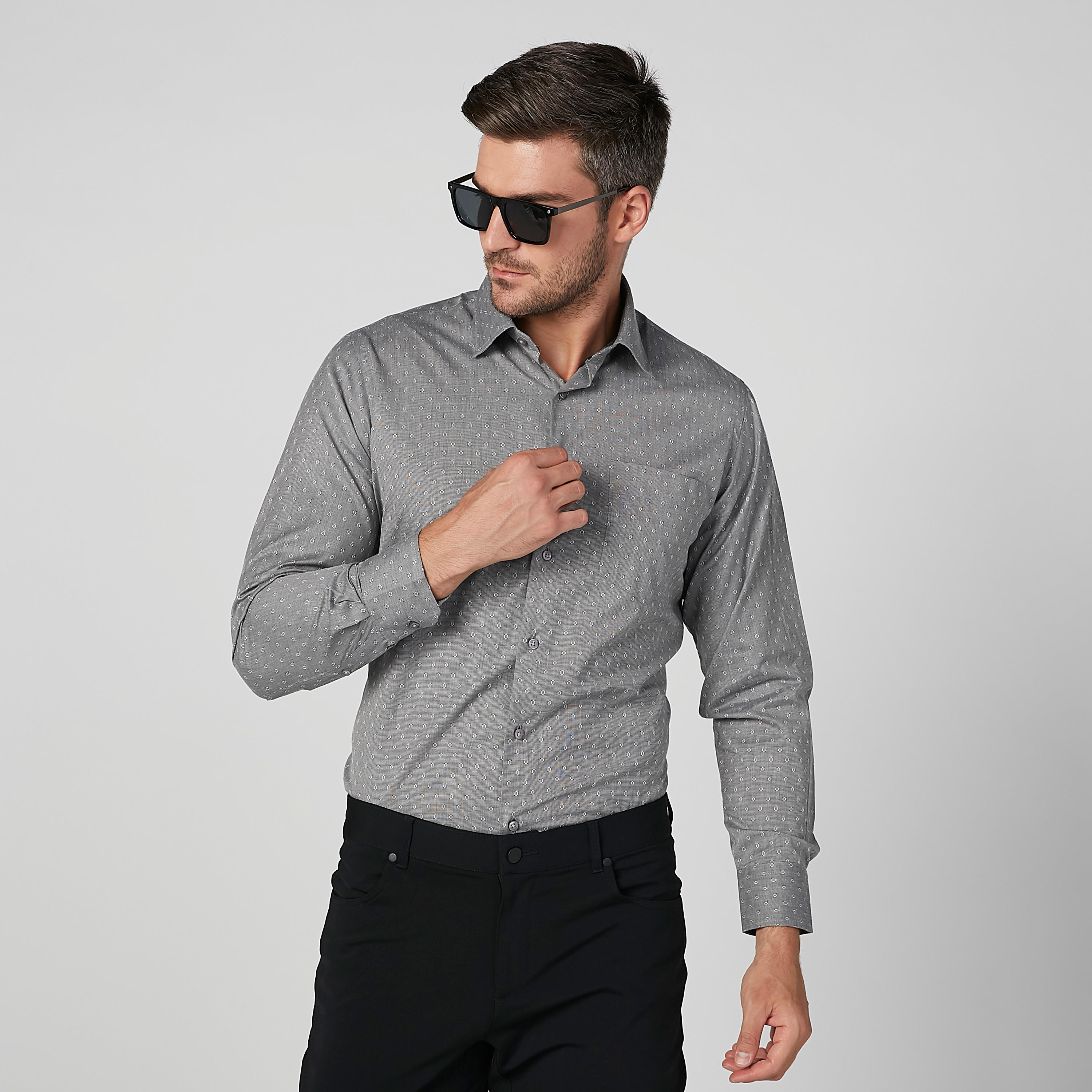 قميص بارز الملمس سهل الكي بأكمام طويلة وجيب خارجي-men-clothing-shirts-image-1