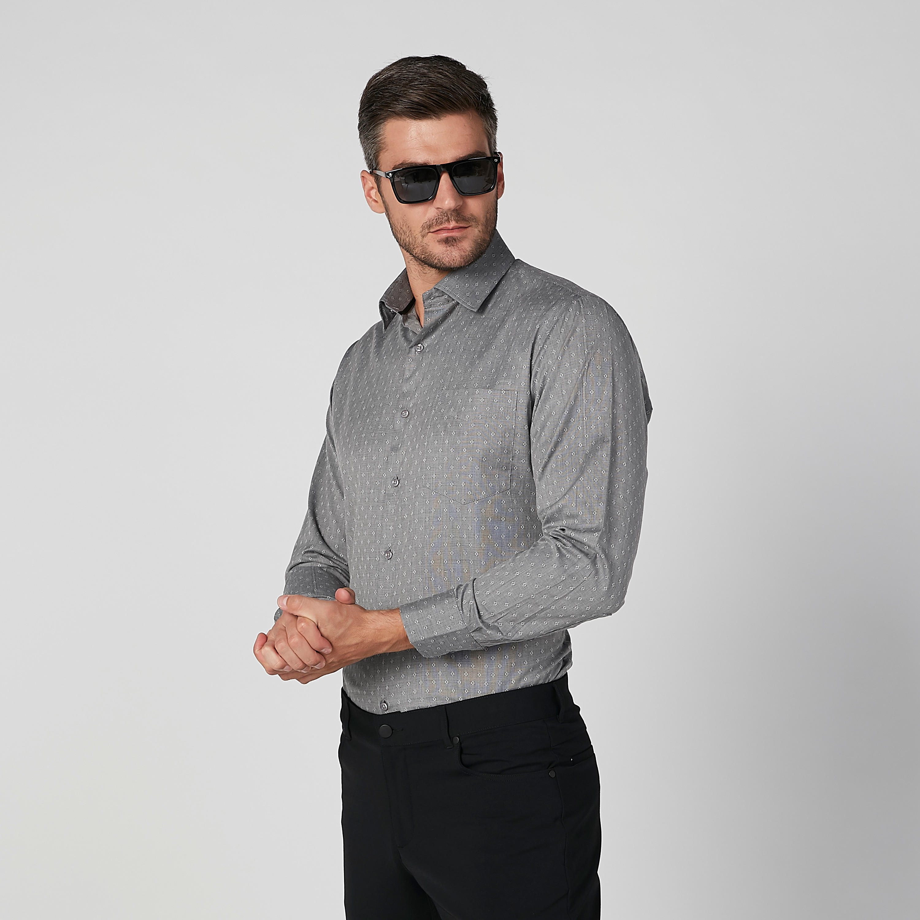 قميص بارز الملمس سهل الكي بأكمام طويلة وجيب خارجي-men-clothing-shirts-image-3