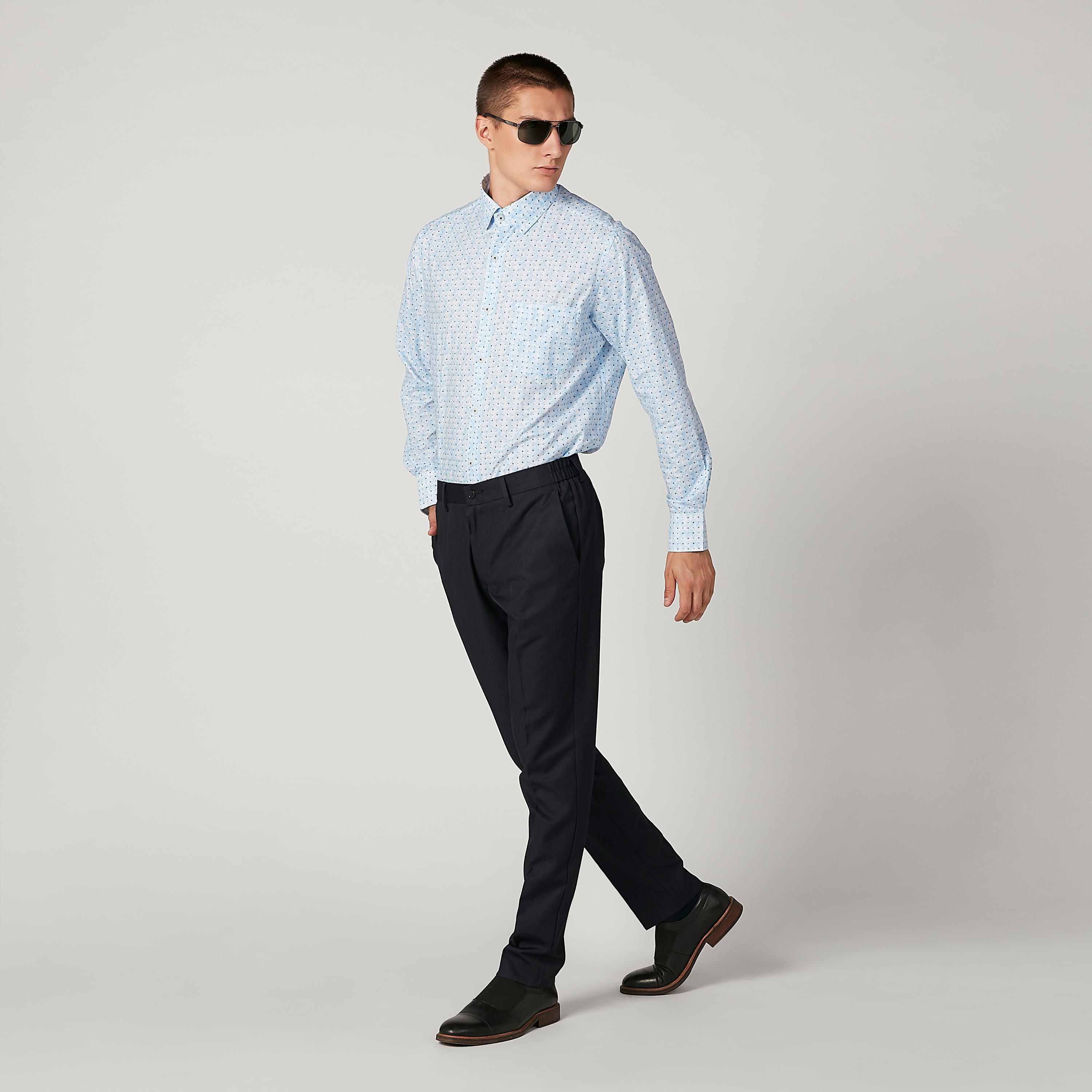 قميص سهل الكي بأكمام طويلة وجيب على الصدر وطبعات-men-clothing-shirts-image-2