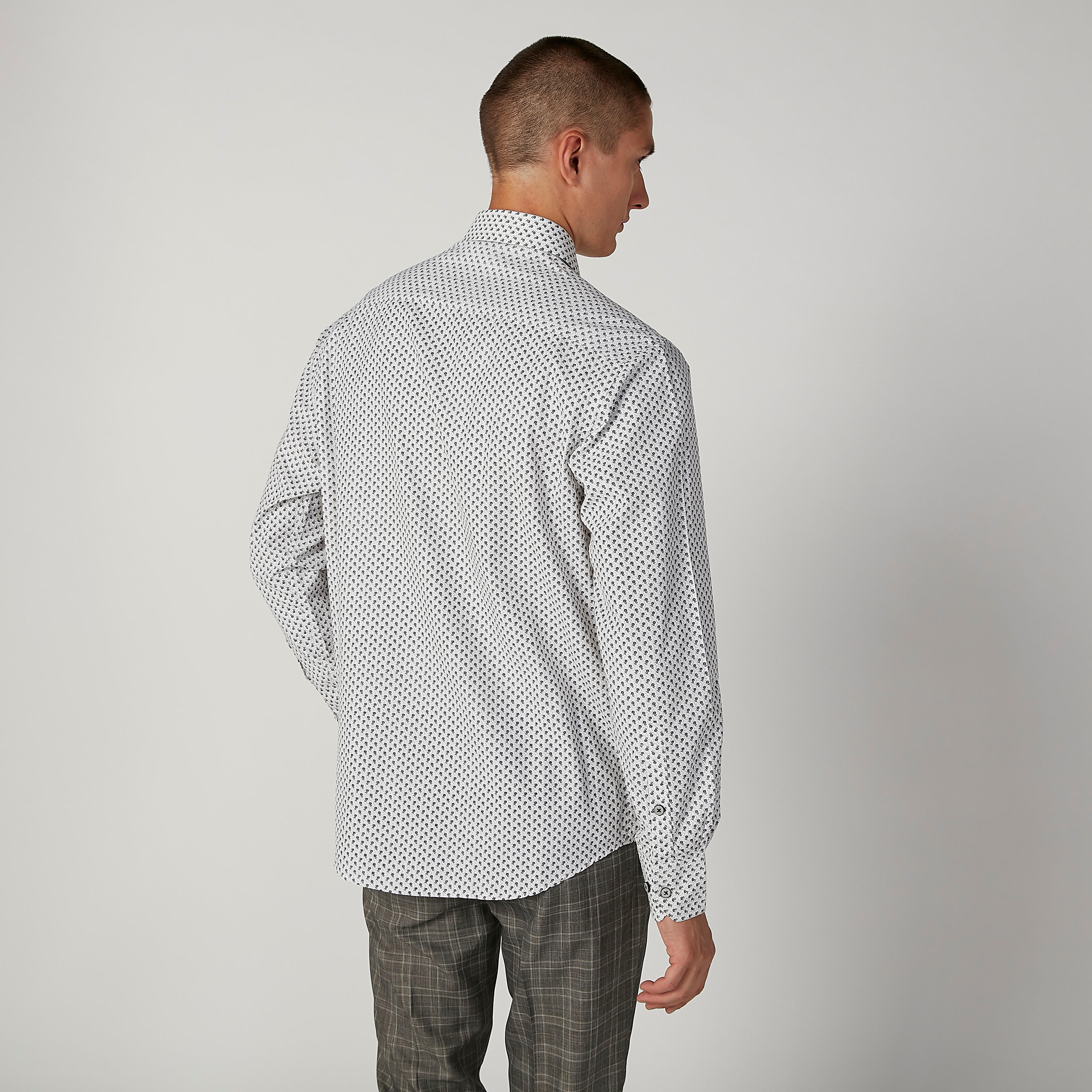 قميص سهل الكي بياقة عادية وأكمام طويلة وطبعات-men-clothing-shirts-image-2