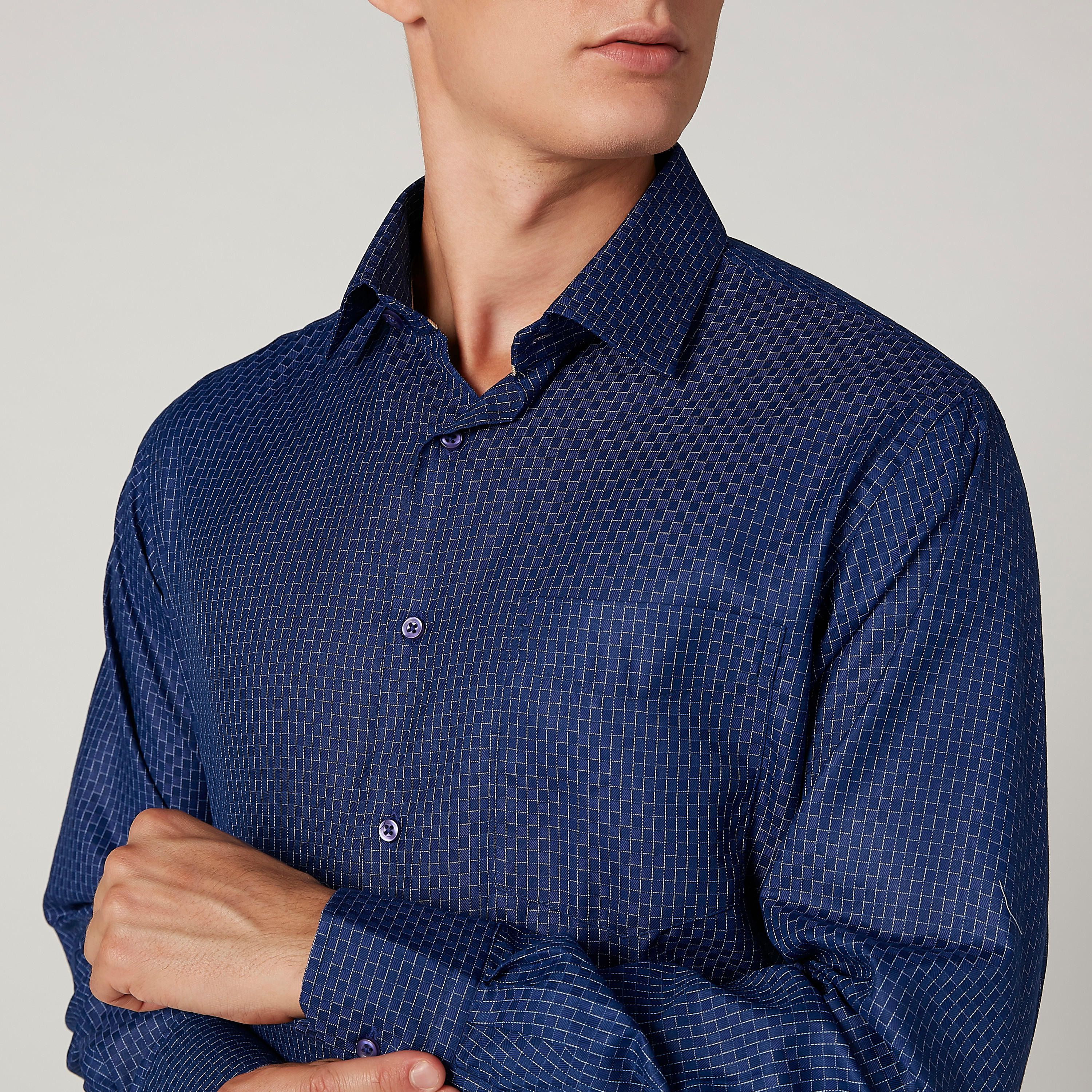 قميص مربعات سهل الكي بأكمام طويلة وجيب على الصدر-men-clothing-shirts-image-3