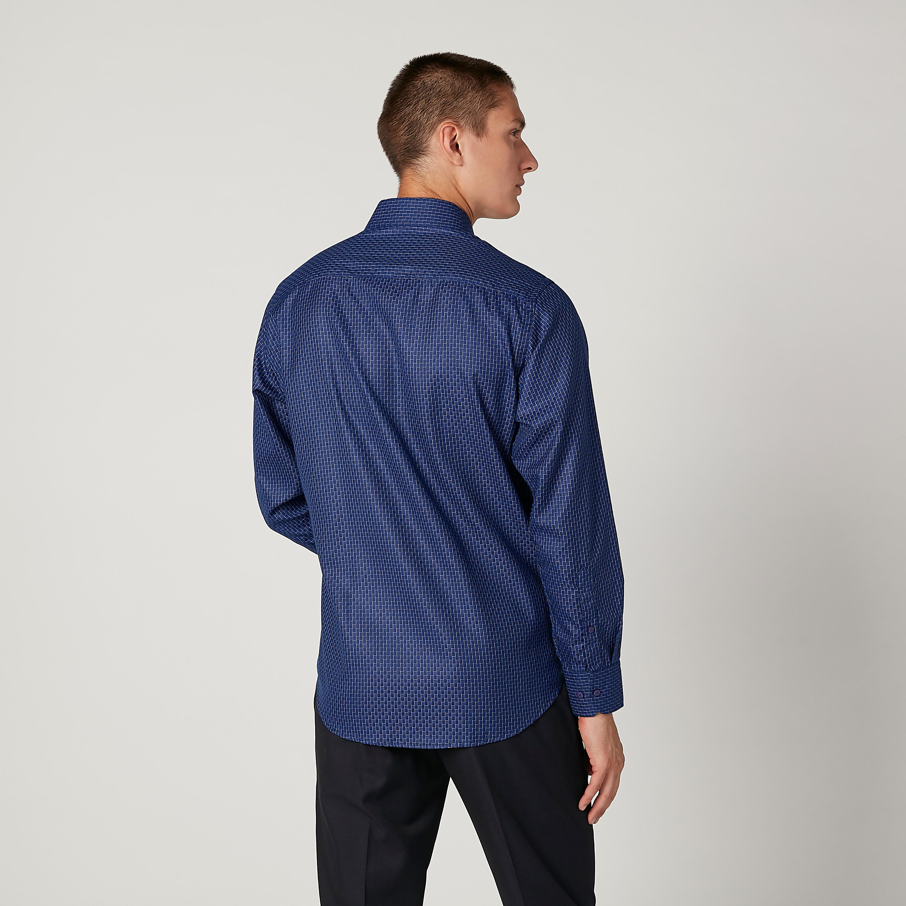 قميص مربعات سهل الكي بأكمام طويلة وجيب على الصدر-men-clothing-shirts-image-4