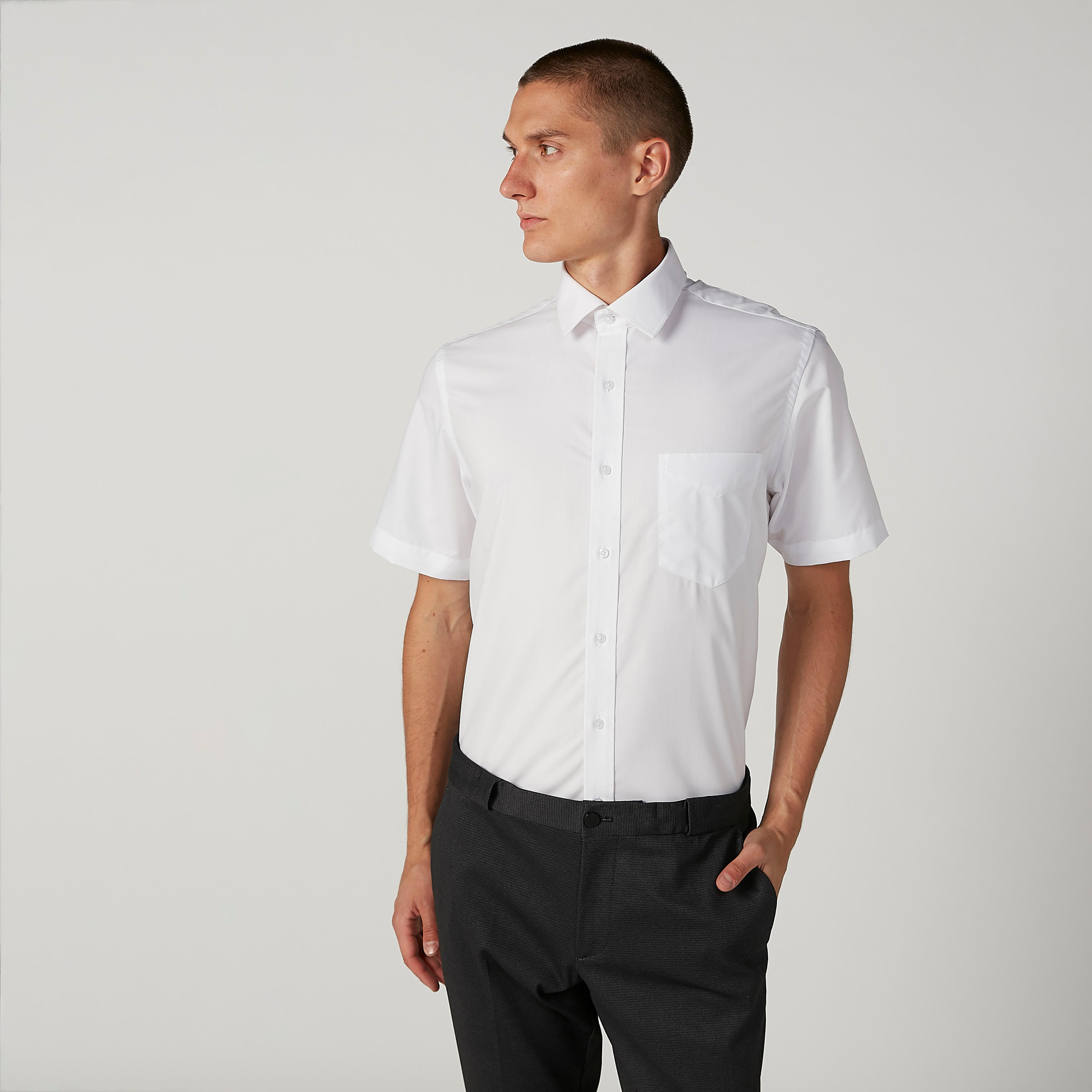 قميص سادة سهل الكي بياقة عادية وأكمام قصيرة-men-clothing-shirts-image-1