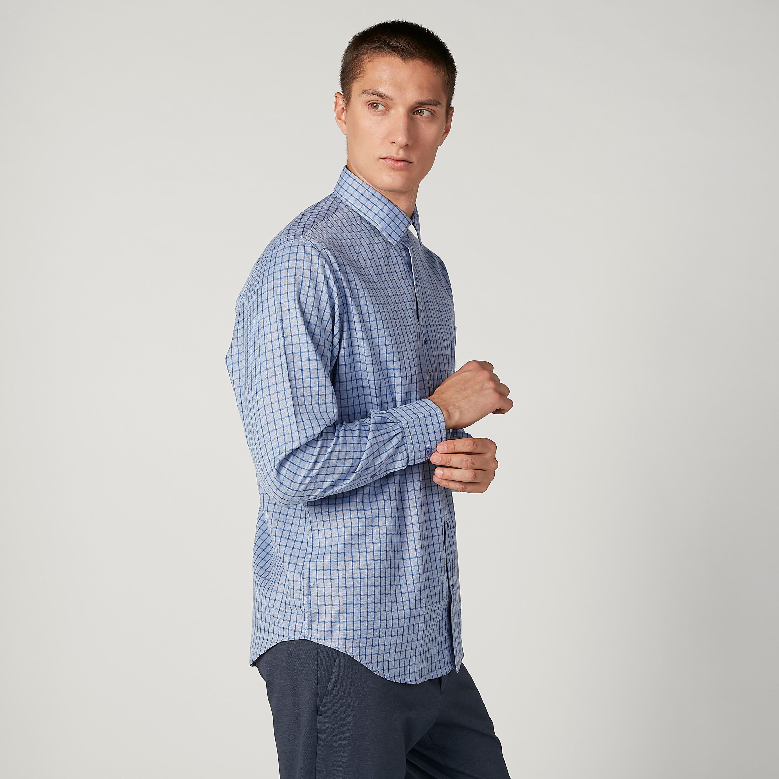 قميص كاروهات بياقة عاديّة وأكمام طويلة-men-clothing-shirts-image-4