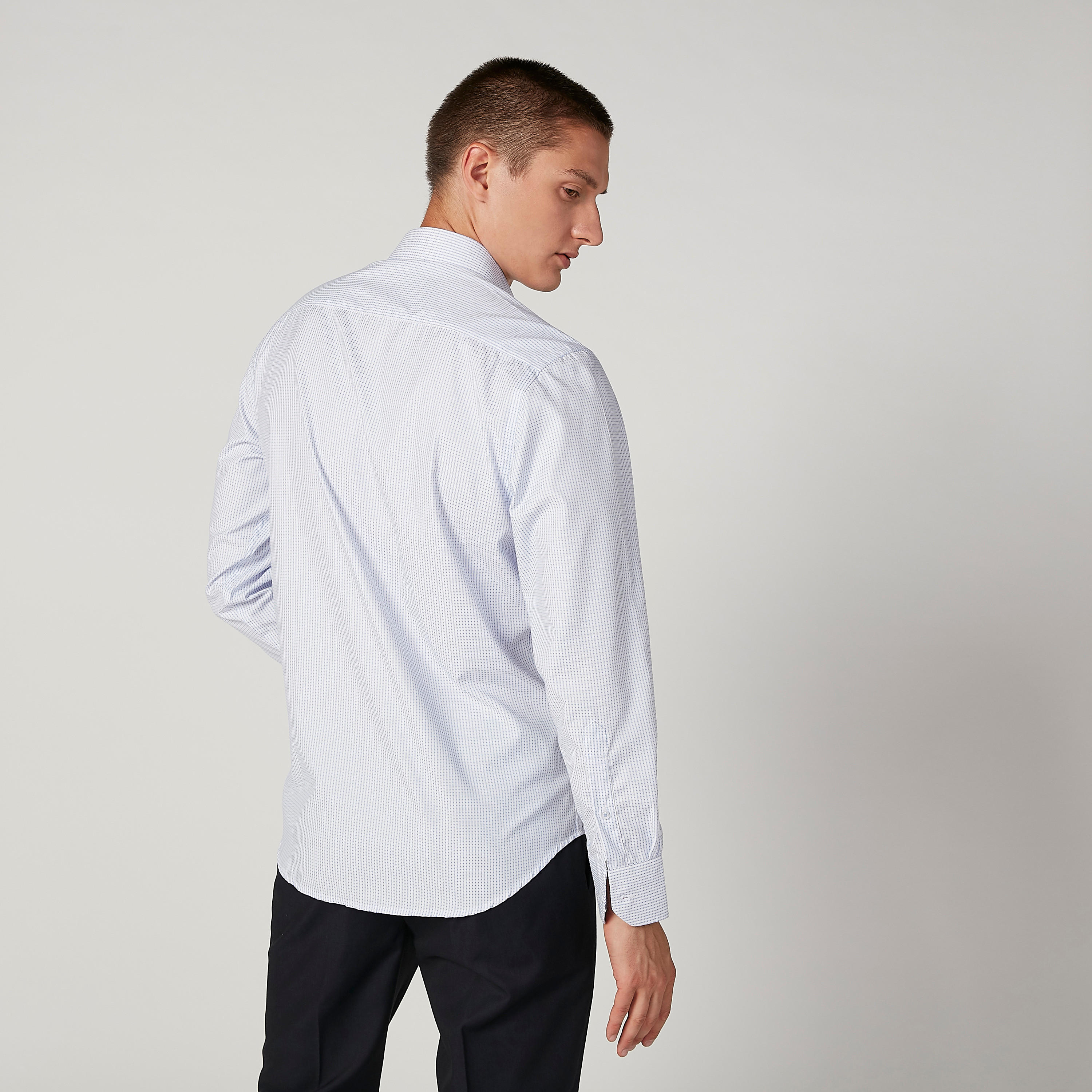 قميص سهل الكي بأكمام طويلة وجيب على الصدر وطبعات-men-clothing-shirts-image-1
