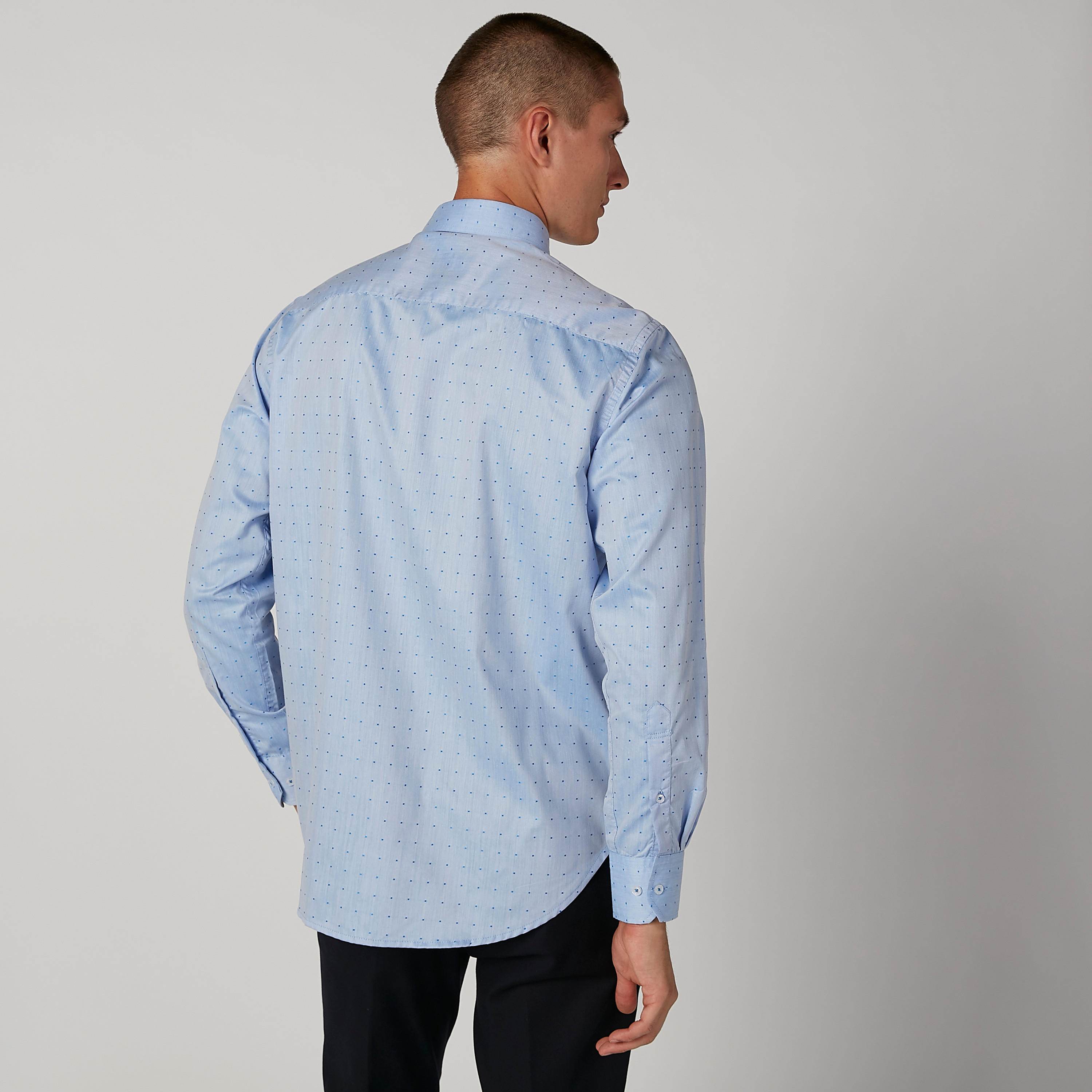 قميص سهل الكي بياقة عادية وأكمام طويلة وطبعات منقّطة-men-clothing-shirts-image-3
