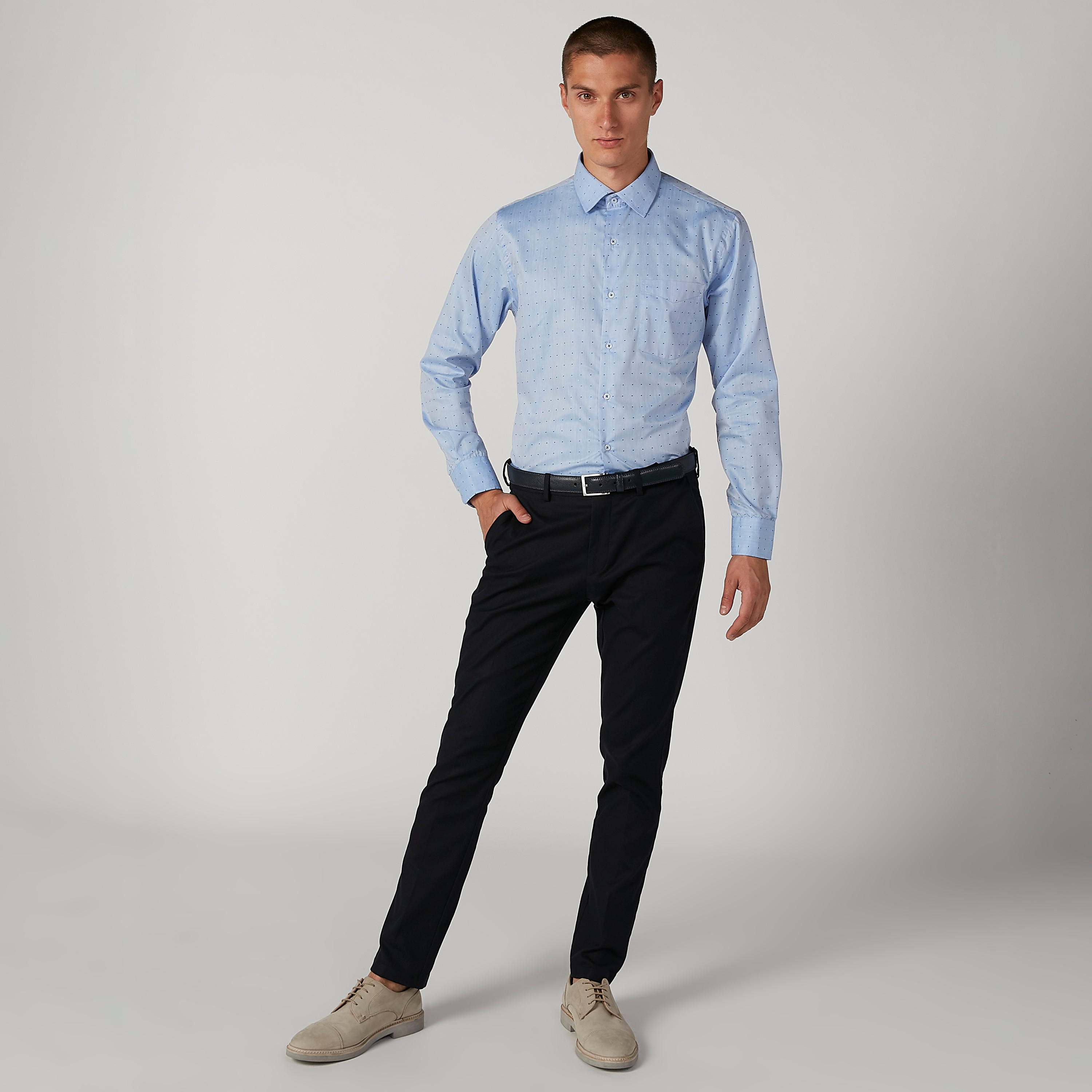 قميص سهل الكي بياقة عادية وأكمام طويلة وطبعات منقّطة-men-clothing-shirts-image-2