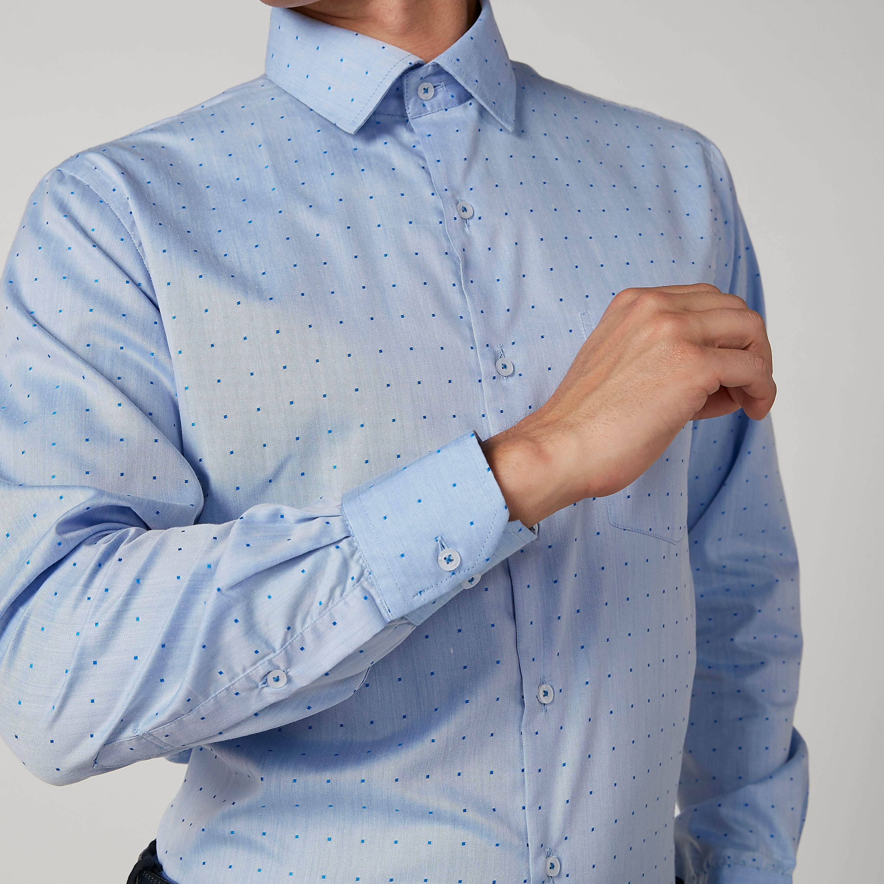 قميص سهل الكي بياقة عادية وأكمام طويلة وطبعات منقّطة-men-clothing-shirts-image-1