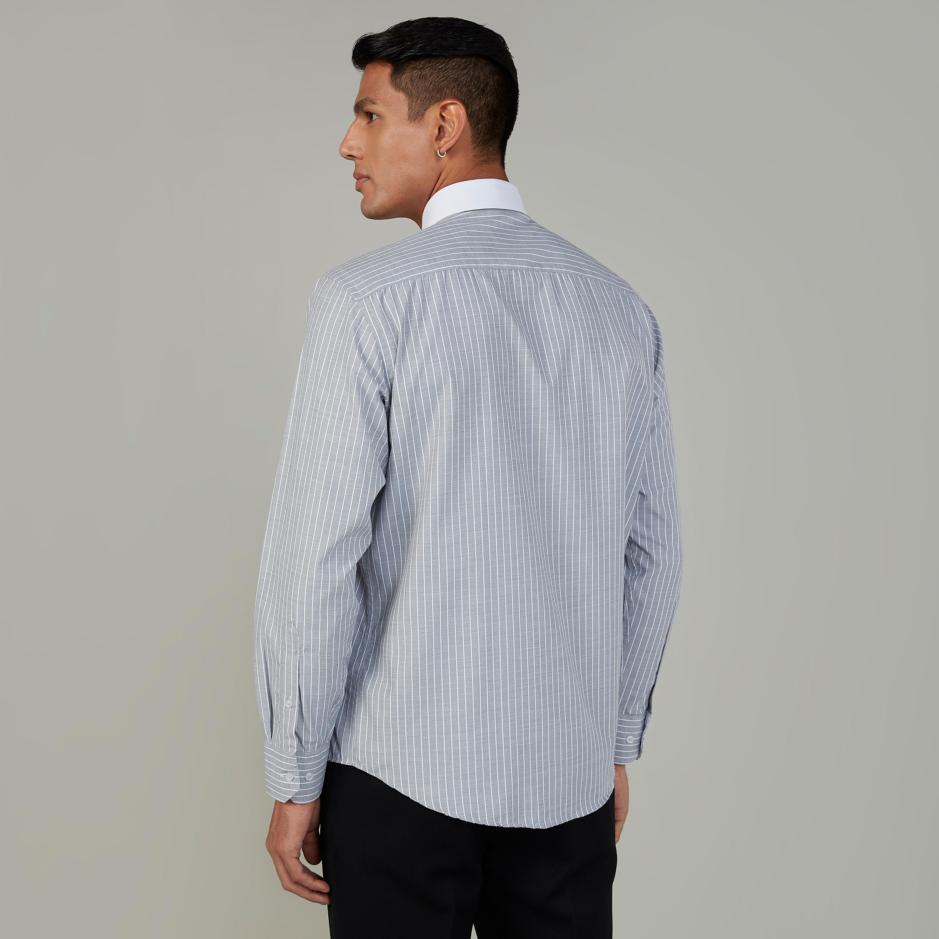 قميص مخطط بياقة عاديّة وأكمام طويلة-men-clothing-shirts-image-2