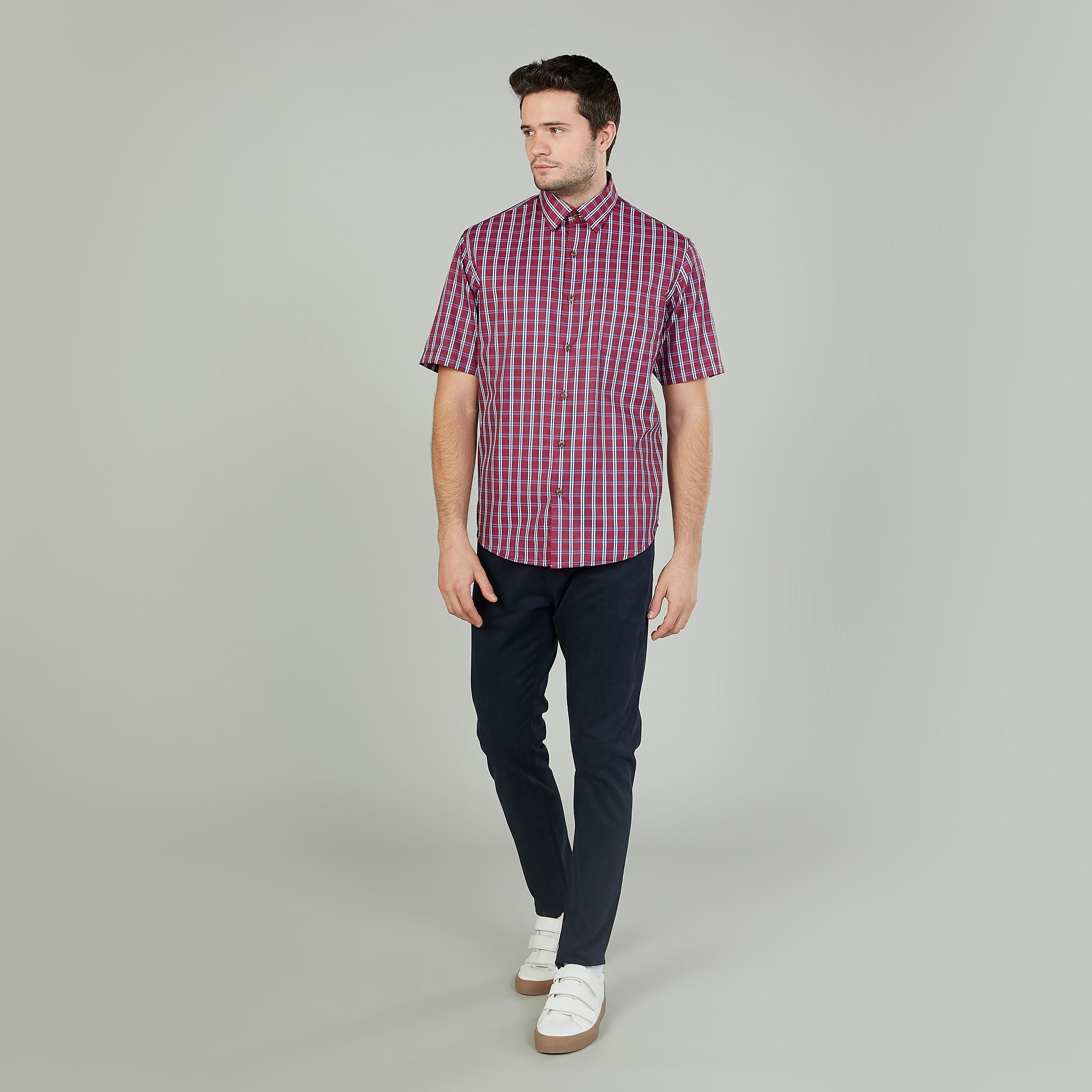 قميص مربعات سهل الكي بياقة عادية وأكمام قصيرة-men-clothing-shirts-image-2