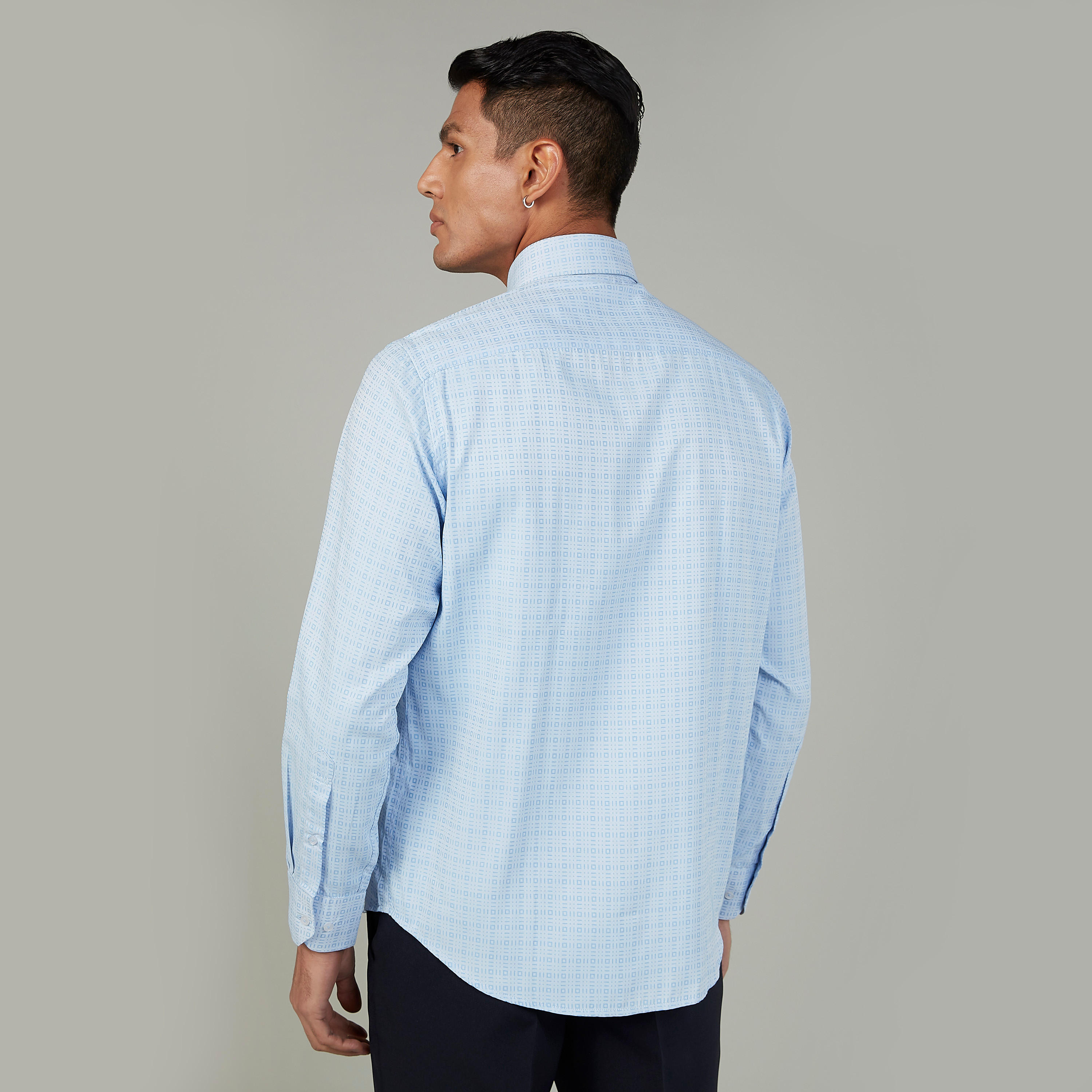 بلوزة بياقة عاديّة وأكمام طويلة وطبعات-men-clothing-shirts-image-4