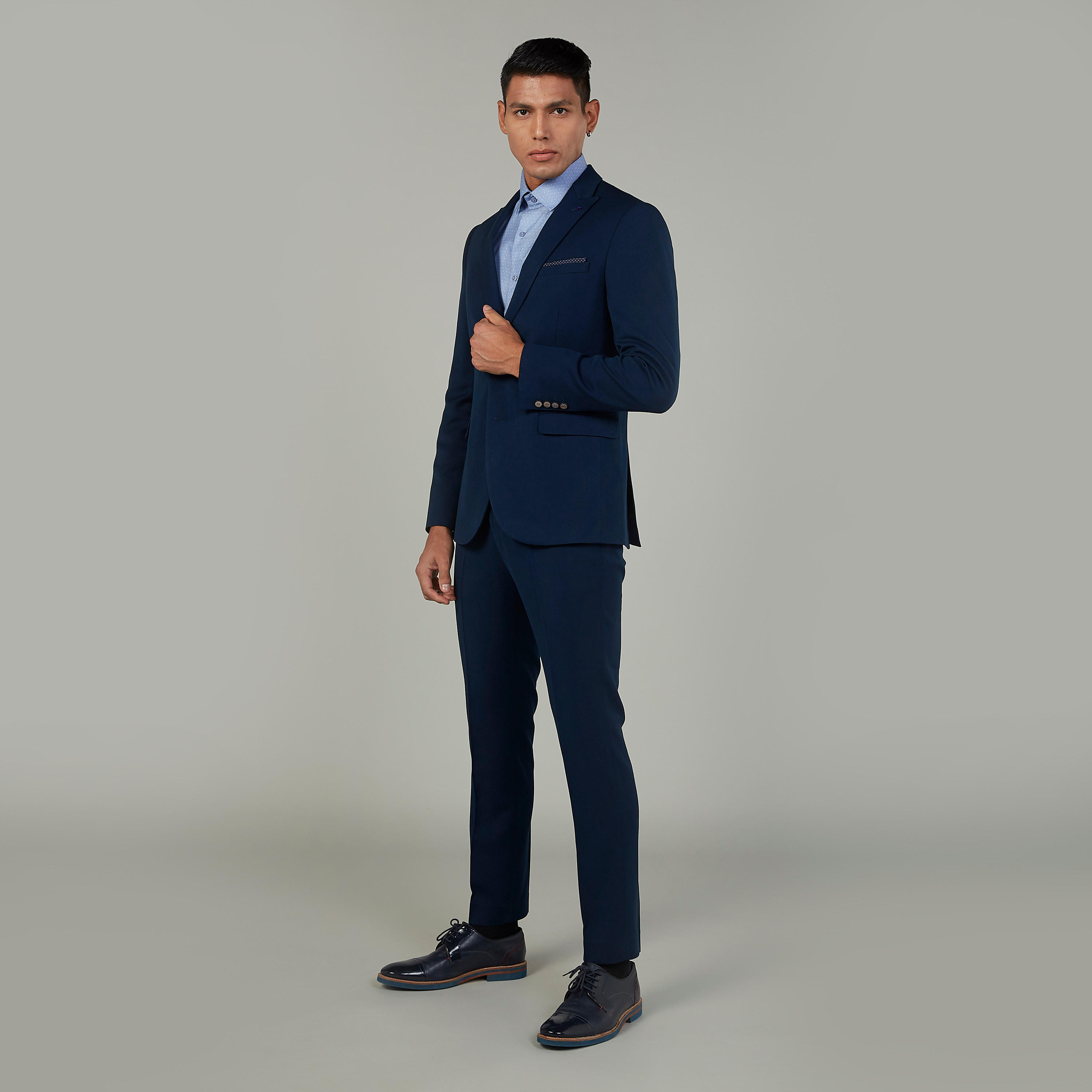 قميص رسمي سهل الكي بياقة عادية وأكمام طويلة وطبعات-men-clothing-shirts-image-2