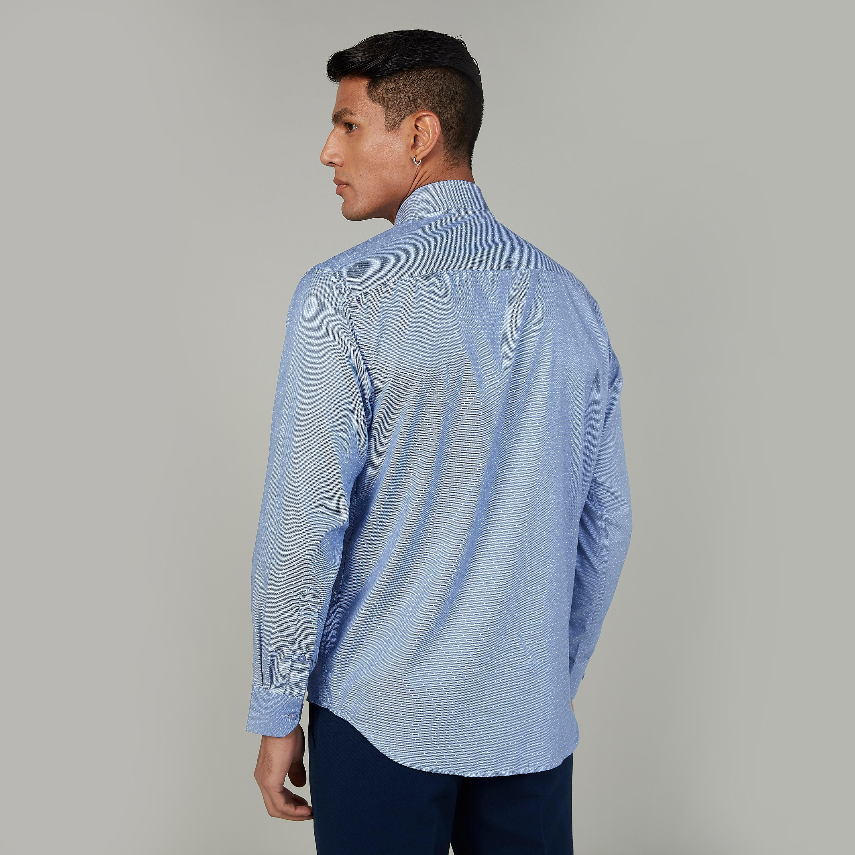 قميص رسمي سهل الكي بياقة عادية وأكمام طويلة وطبعات-men-clothing-shirts-image-4