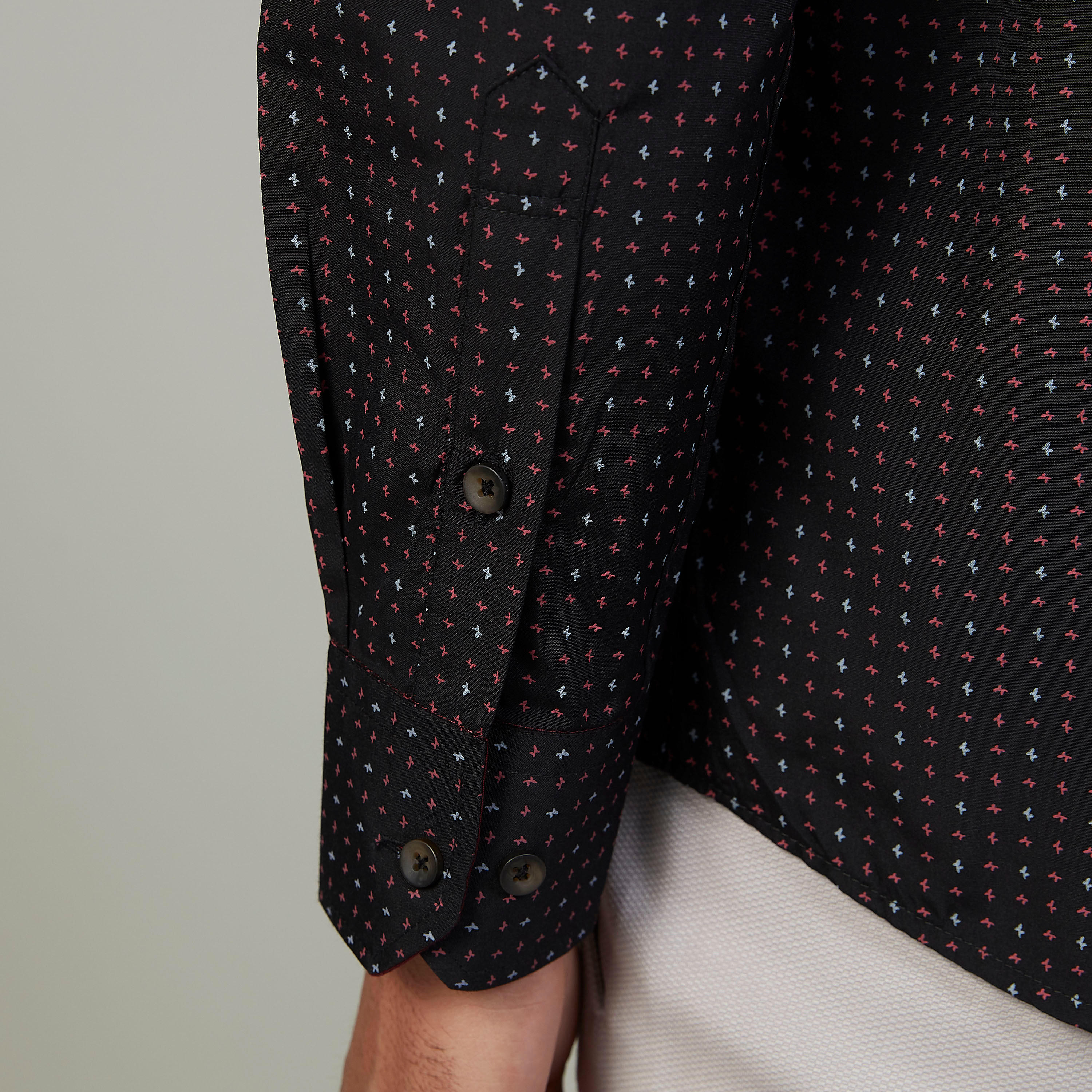 قميص بياقة عاديّة وأكمام طويلة وطبعات-men-clothing-shirts-image-3