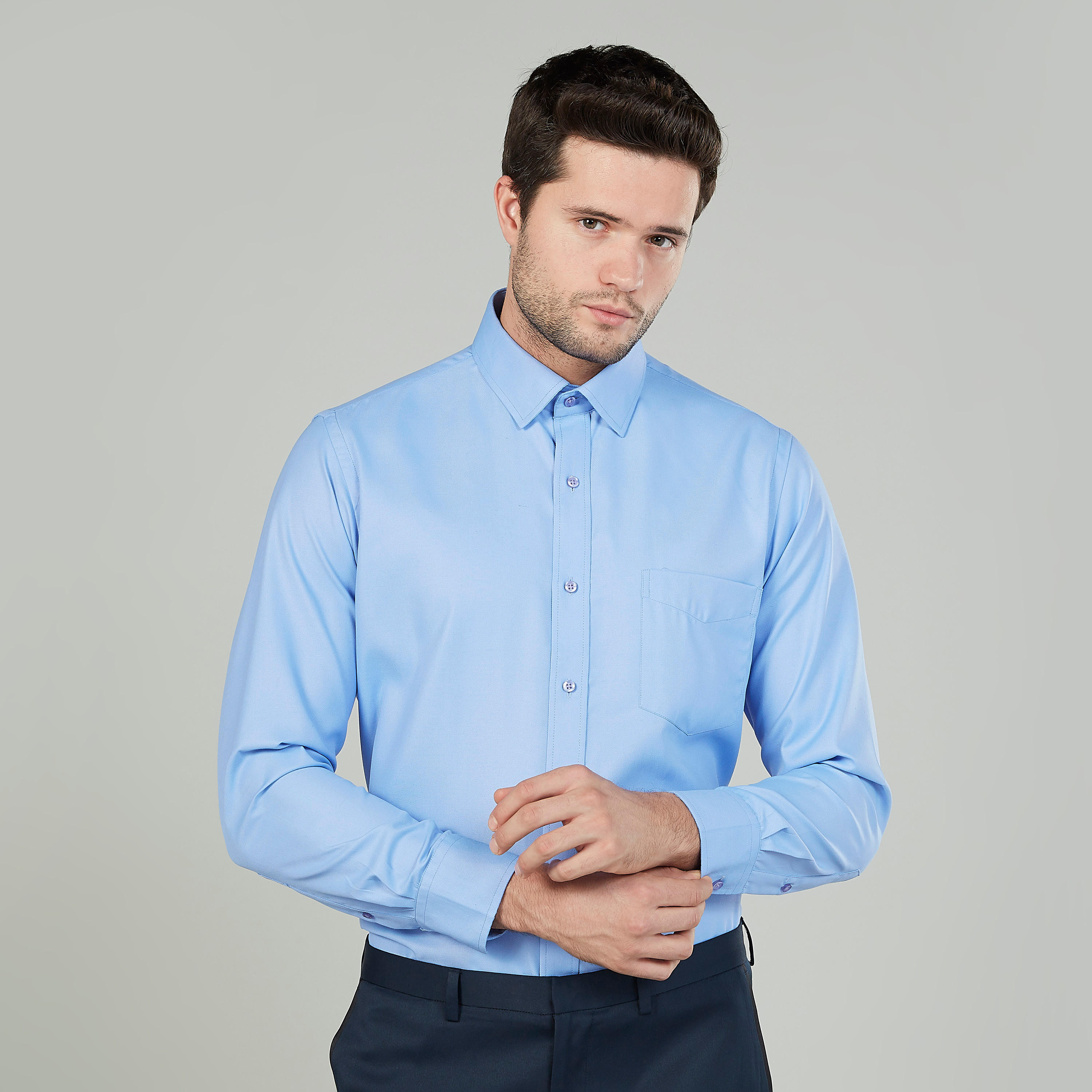 قميص رسمي سادة سهل الكي بأكمام طويلة وجيب على الصدر-men-clothing-shirts-image-4