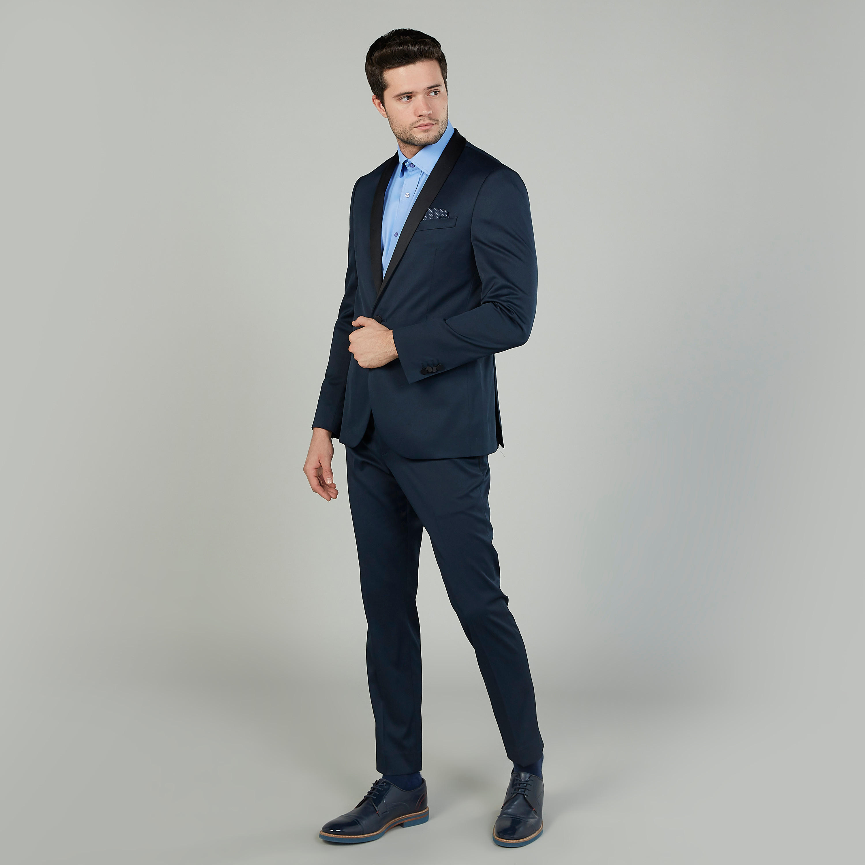 قميص رسمي سادة سهل الكي بأكمام طويلة وجيب على الصدر-men-clothing-shirts-image-3