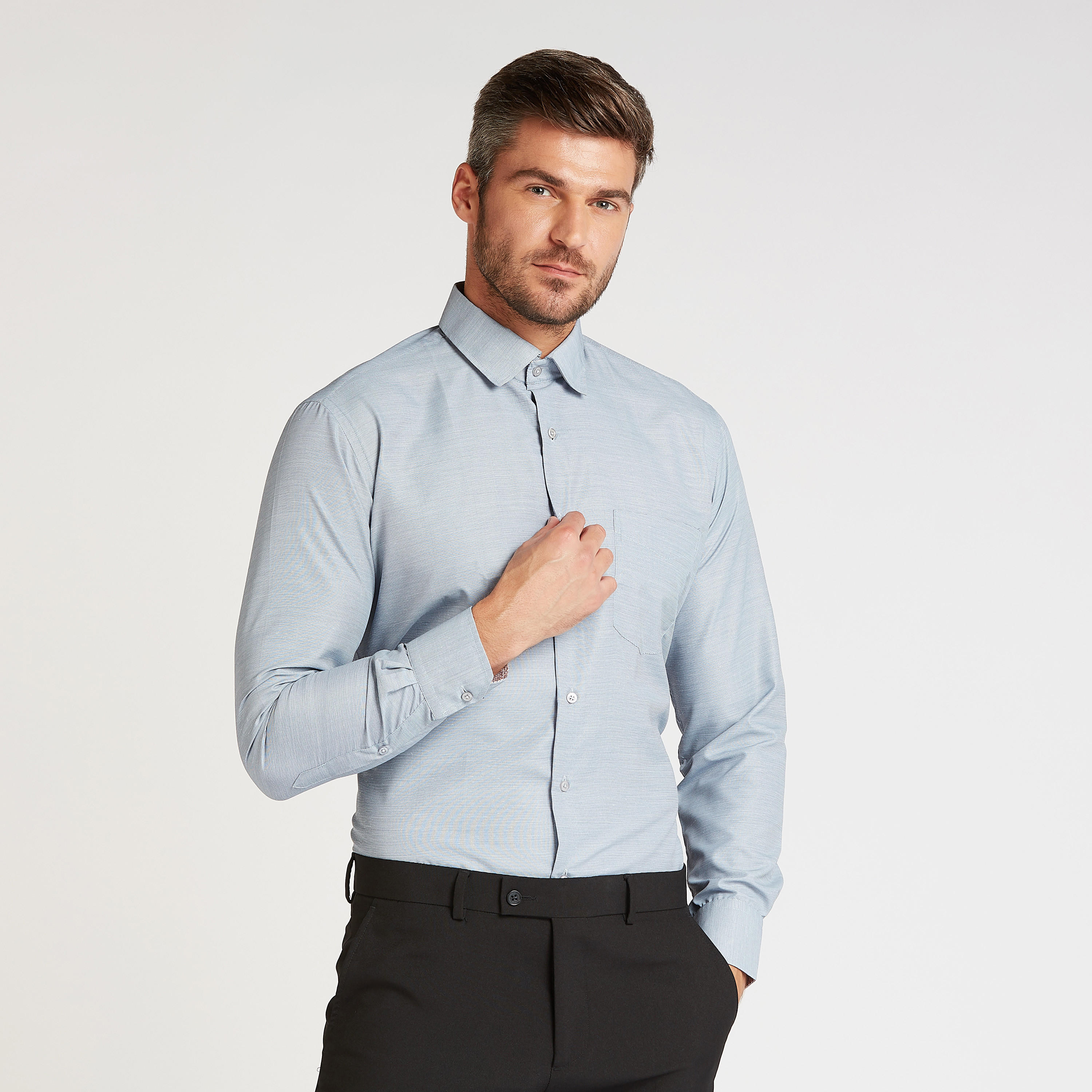 قميص رسمي بارز الملمس بأكمام طويلة وجيب على الصدر-men-clothing-shirts-image-1
