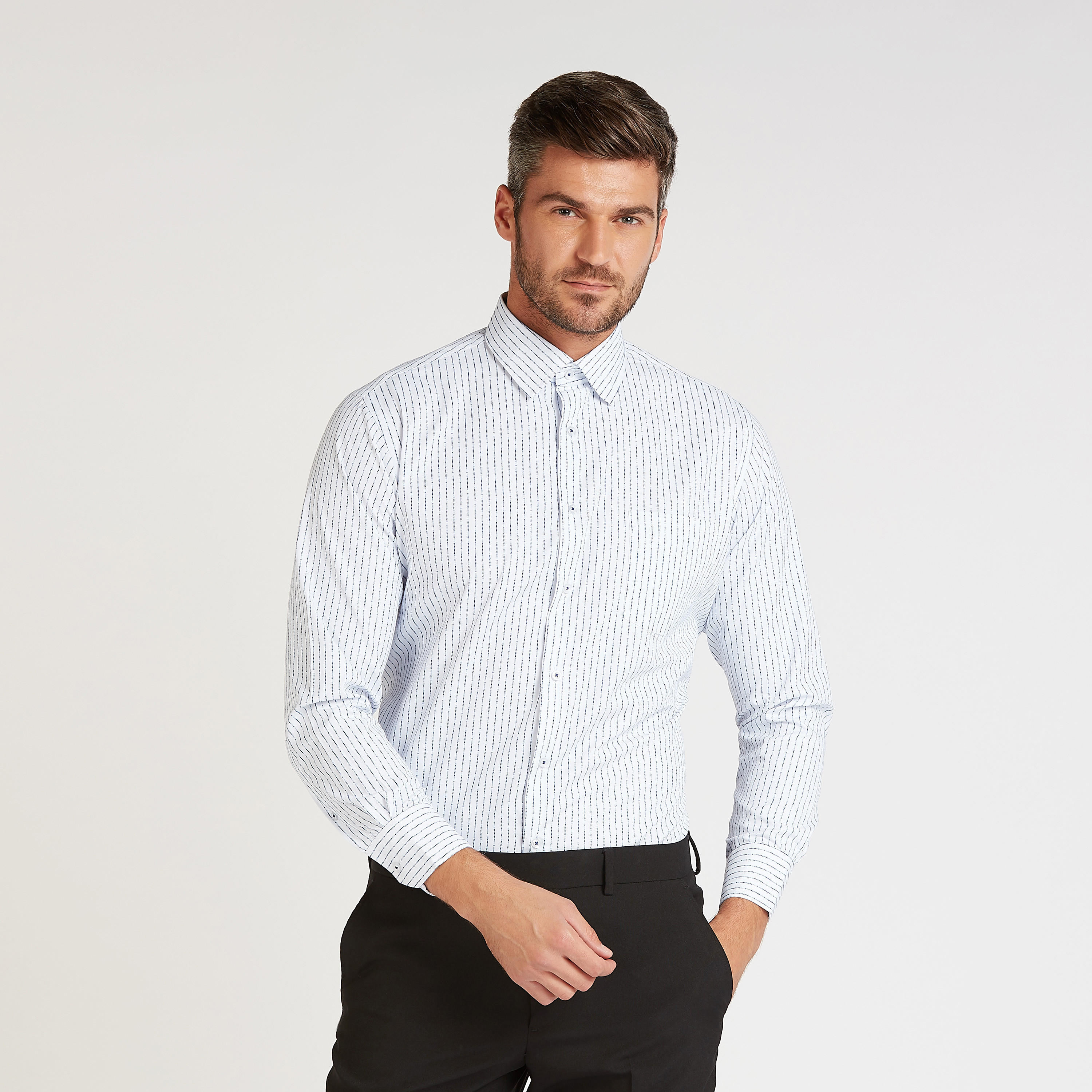 قميص رسمي سهل الكي بطبعات وأكمام طويلة وياقة عادية-men-clothing-shirts-image-1