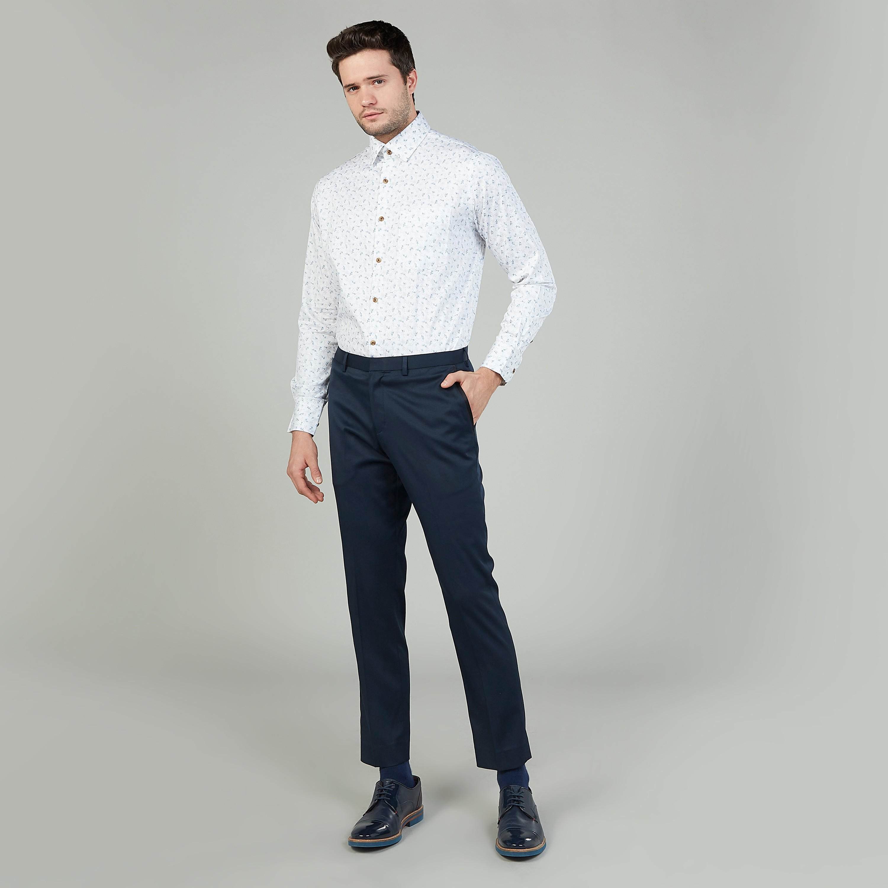 قميص سهل الكي بياقة عادية وأكمام طويلة وطبعات-men-clothing-shirts-image-2