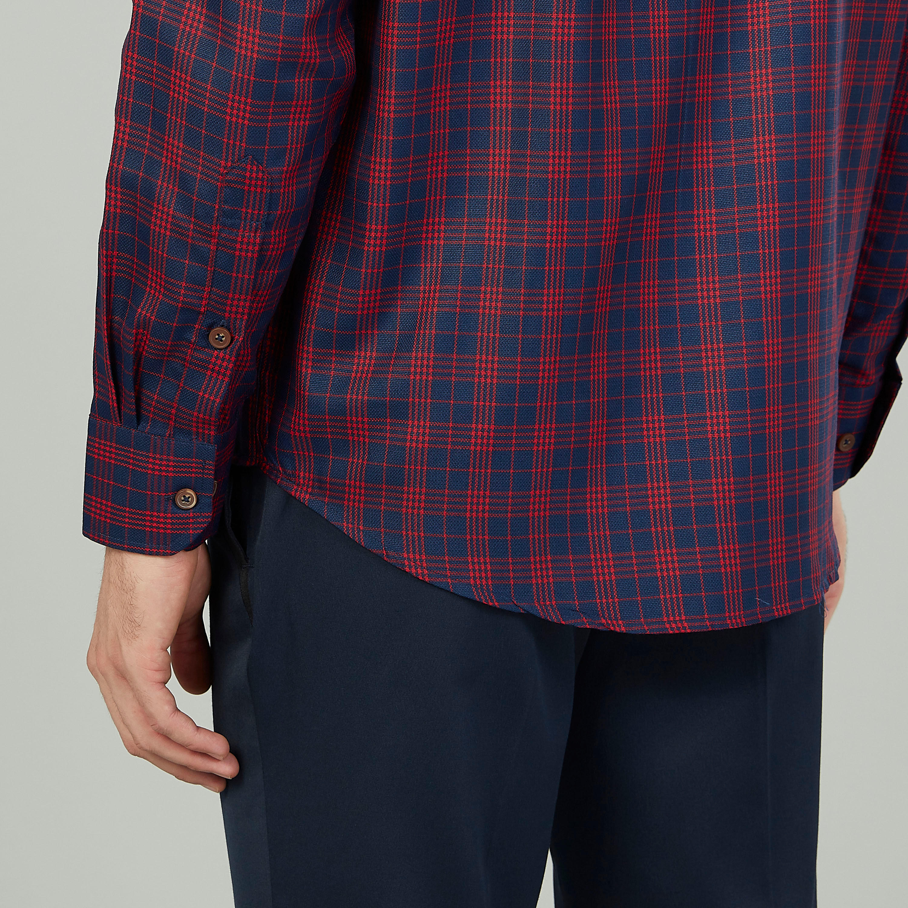 قميص مربعات سهل الكي بأكمام طويلة وجيب على الصدر-men-clothing-shirts-image-3
