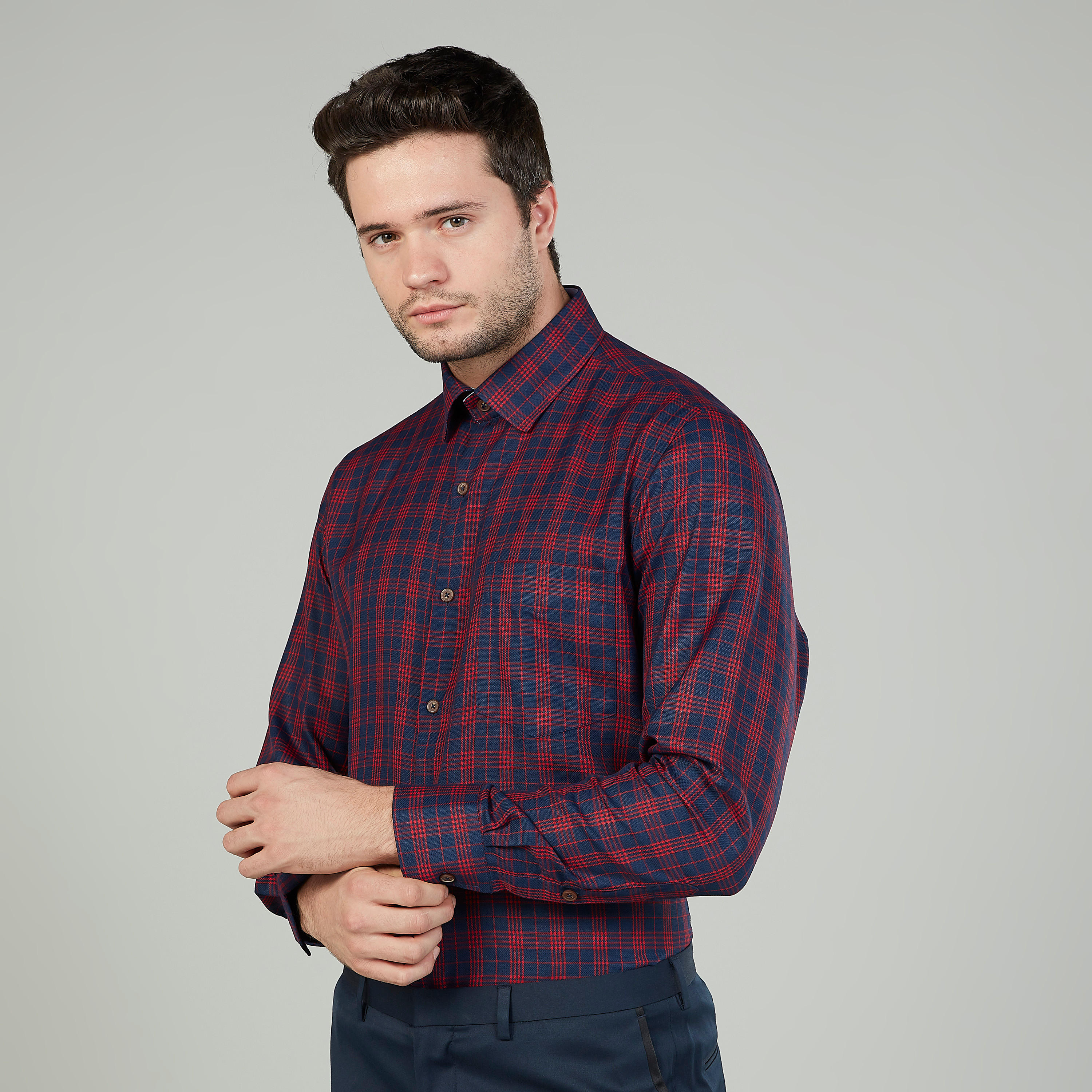 قميص مربعات سهل الكي بأكمام طويلة وجيب على الصدر-men-clothing-shirts-image-4