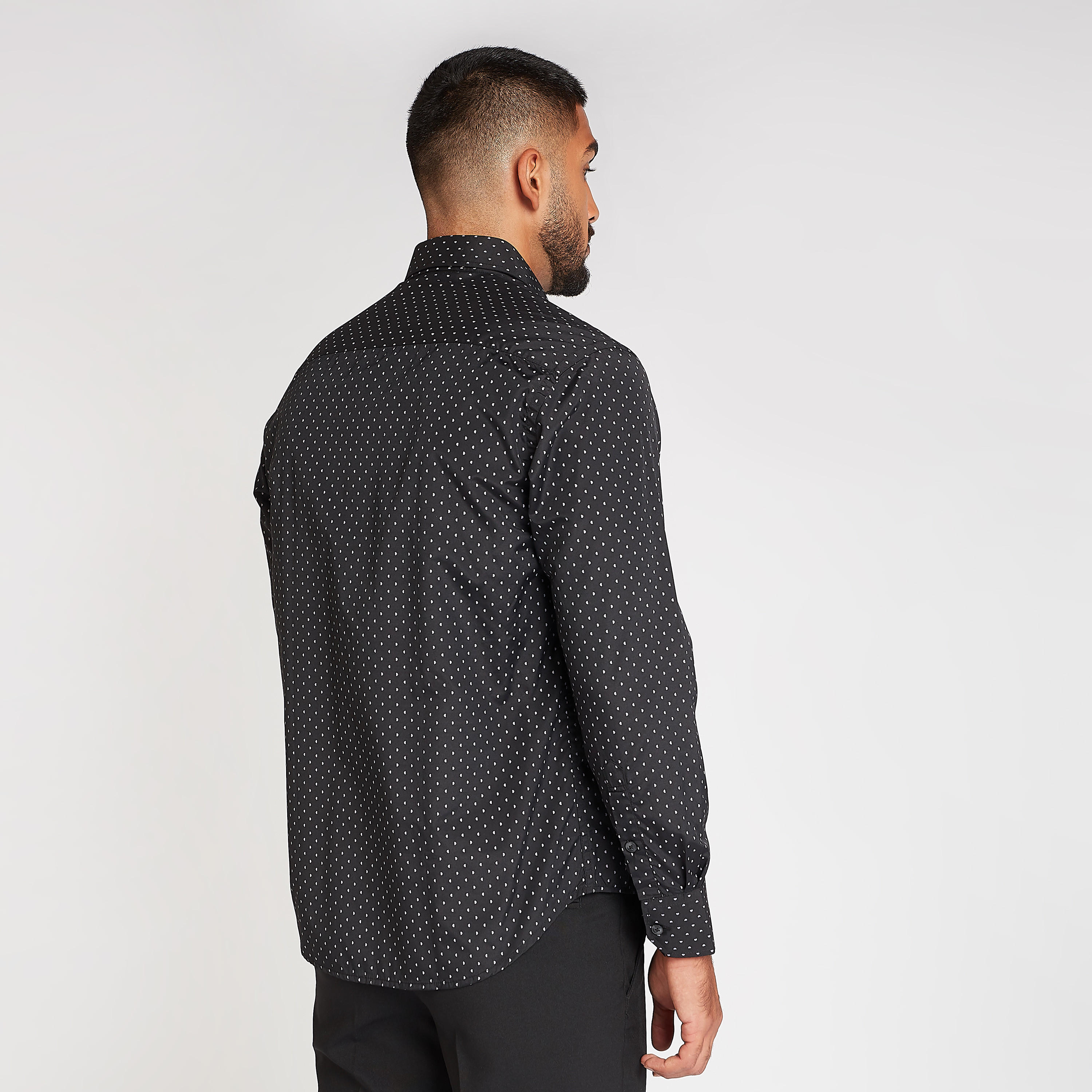 قميص رسمي بياقة عادية وأكمام طويلة بطبعات منقطة-men-clothing-shirts-image-5