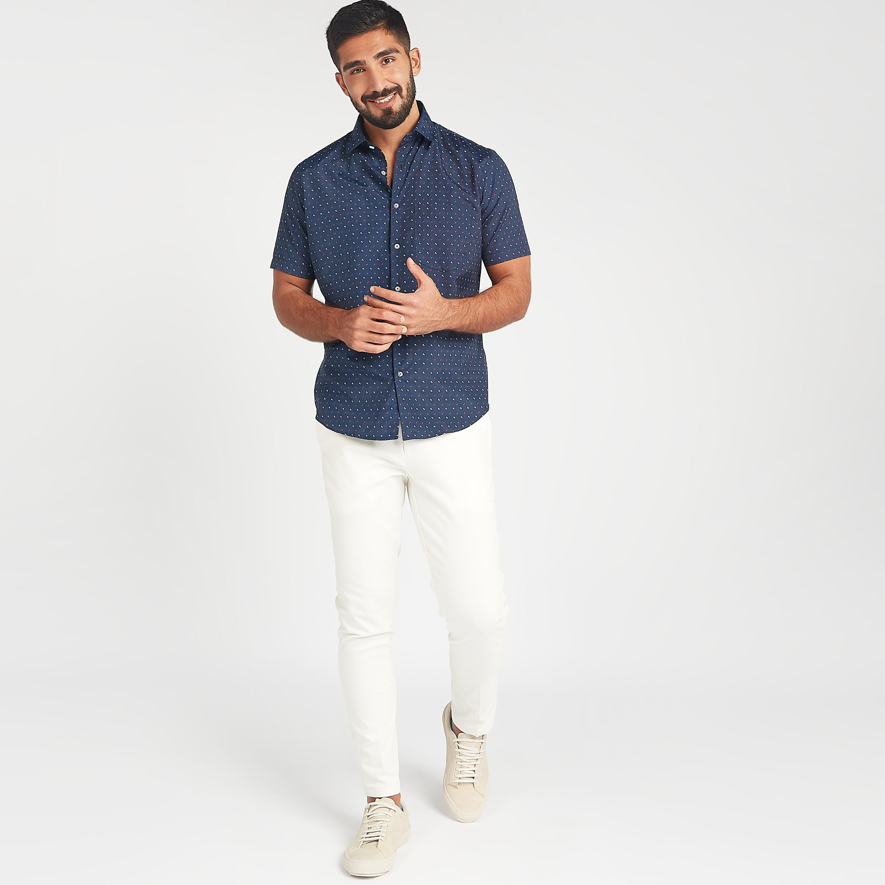 قميص سهل الكي بأكمام قصيرة وطبعات وياقة عادية-men-clothing-shirts-image-3