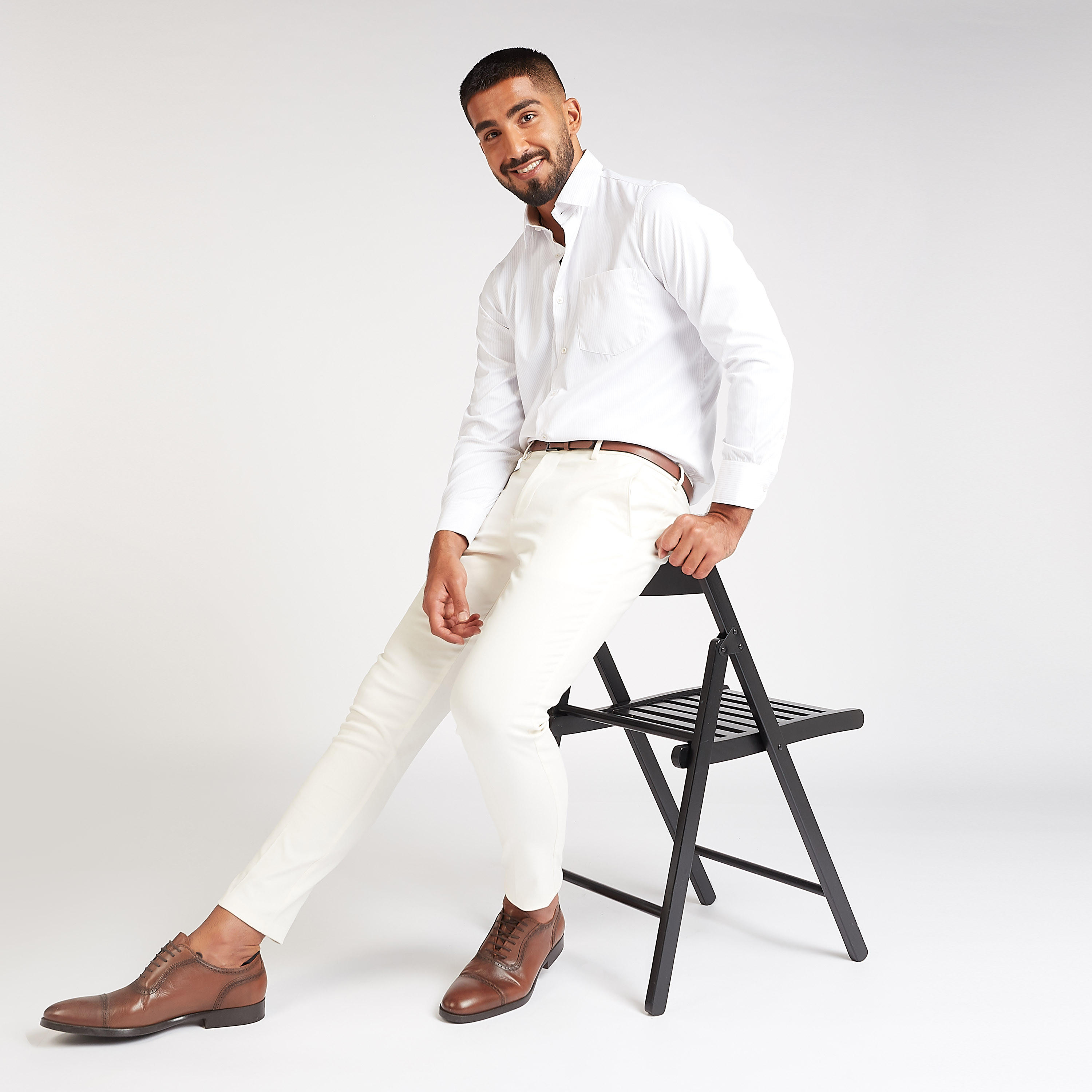 قميص رسمي مقلّم بأكمام طويلة وياقة عادية-men-clothing-shirts-image-4