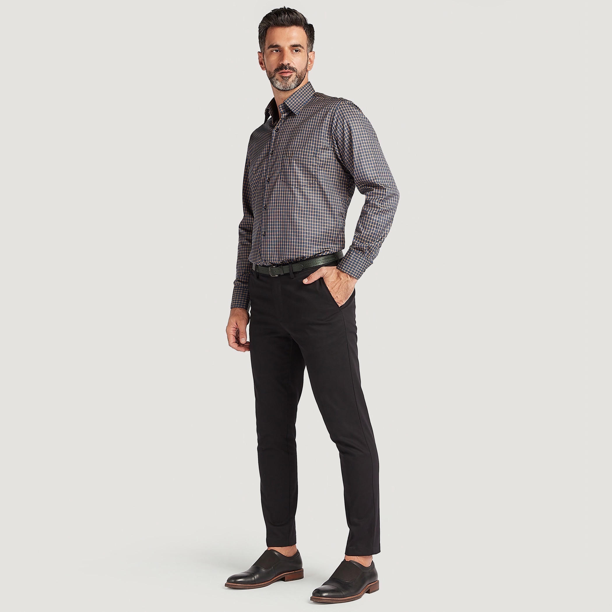 قميص رسمي سهل الكي بأكمام طويلة وجيب على الصدر-men-clothing-shirts-image-2