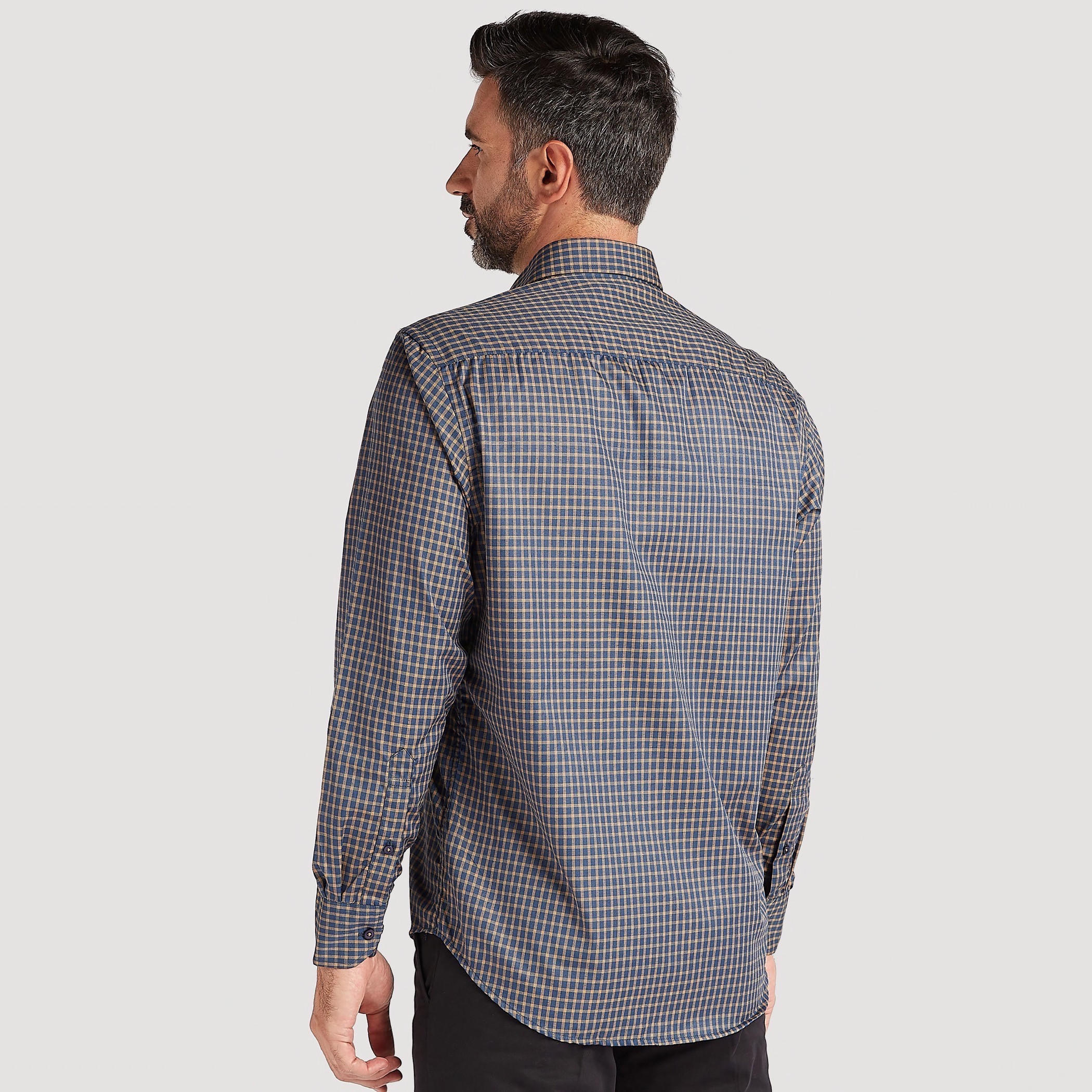 قميص رسمي سهل الكي بأكمام طويلة وجيب على الصدر-men-clothing-shirts-image-4