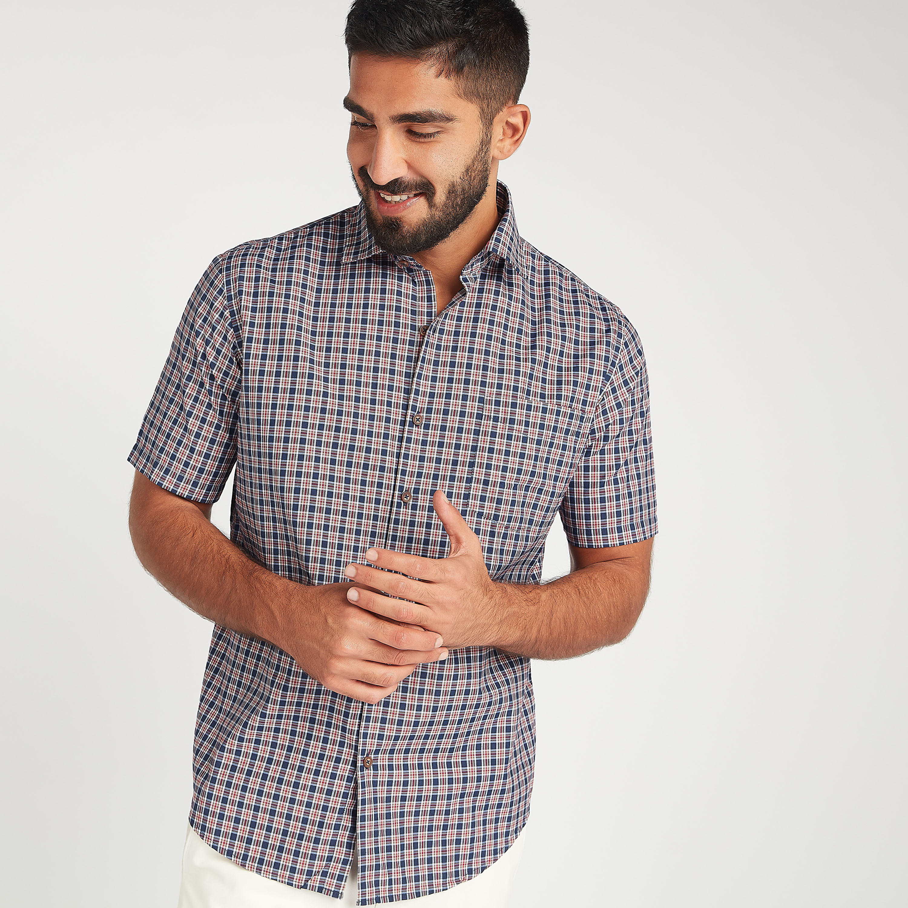 قميص كاروهات سهل الكي بياقة واسعة وأكمام قصيرة-men-clothing-shirts-image-1