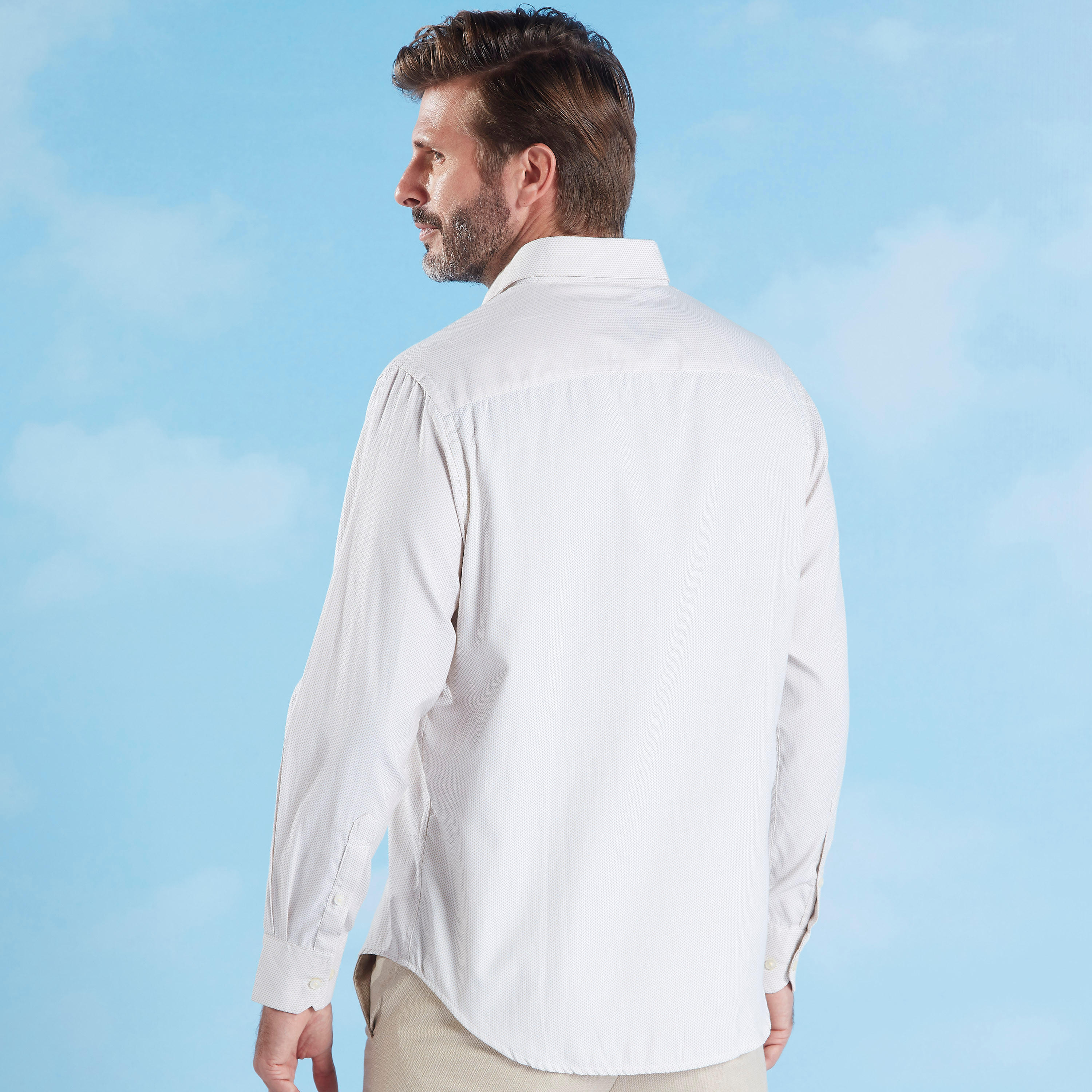 قميص سهل الكي بارز الملمس بأكمام طويلة وياقة واسعة-men-clothing-shirts-image-5