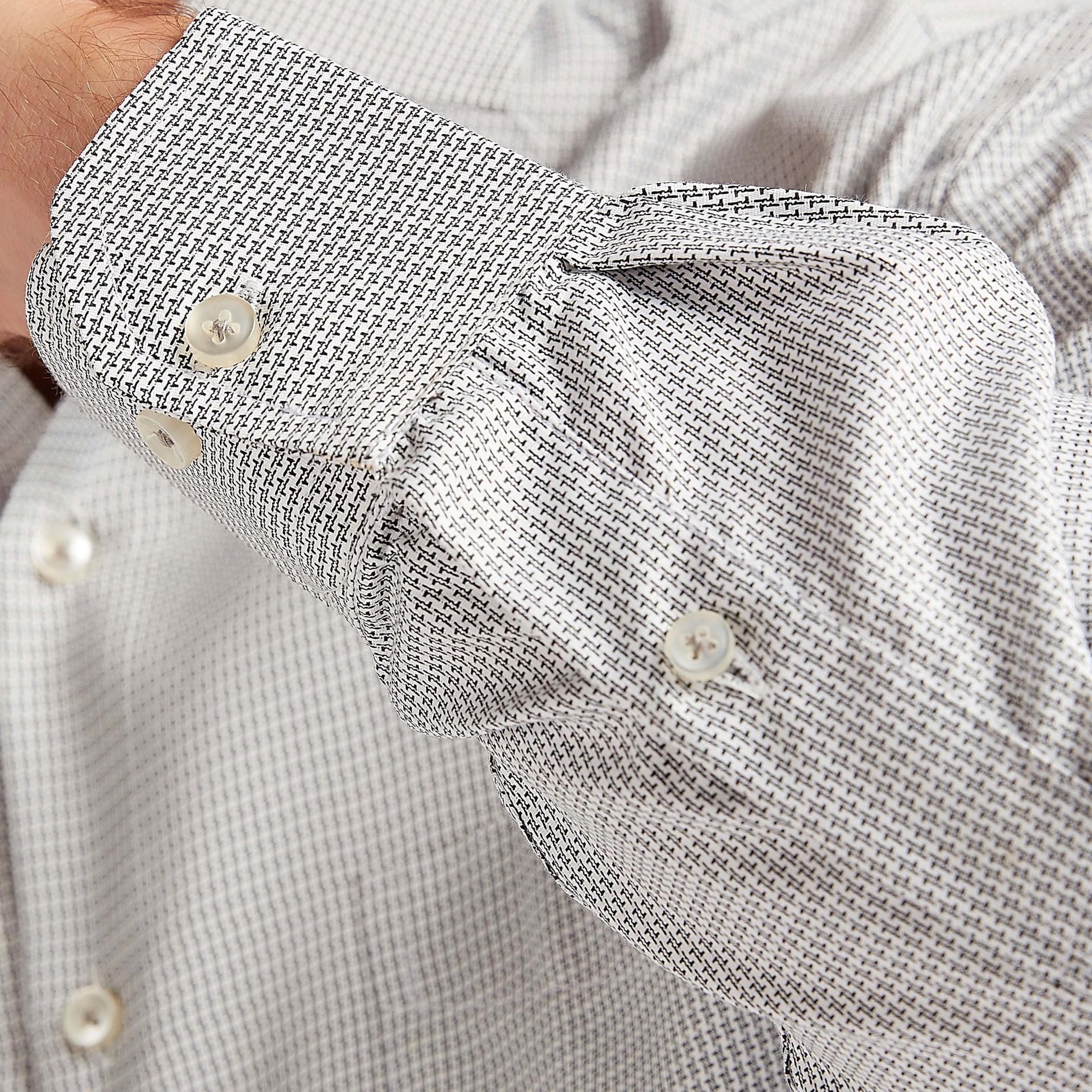 قميص بزر سفلي وطبعات وأكمام طويلة وجيب على الصّدر-men-clothing-shirts-image-5