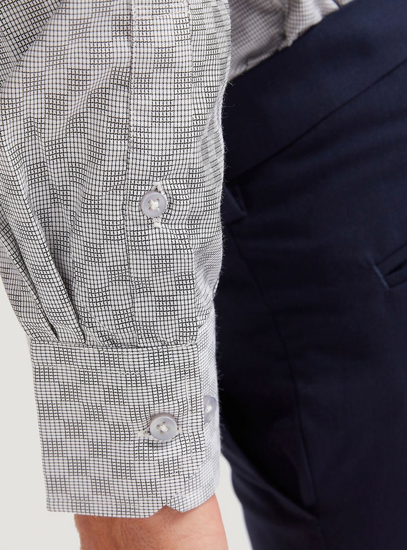 قميص بارز الملمس بزر سفلي مع أكمام قصيرة وجيب على الصّدر-men-clothing-shirts-image-1