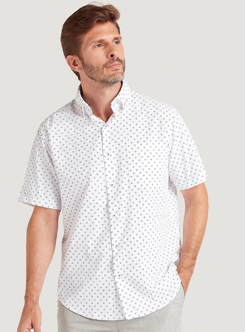 قميص بطبعات وزر سفلي مع أكمام قصيرة وجيب على الصّدر-men-clothing-shirts-image-6