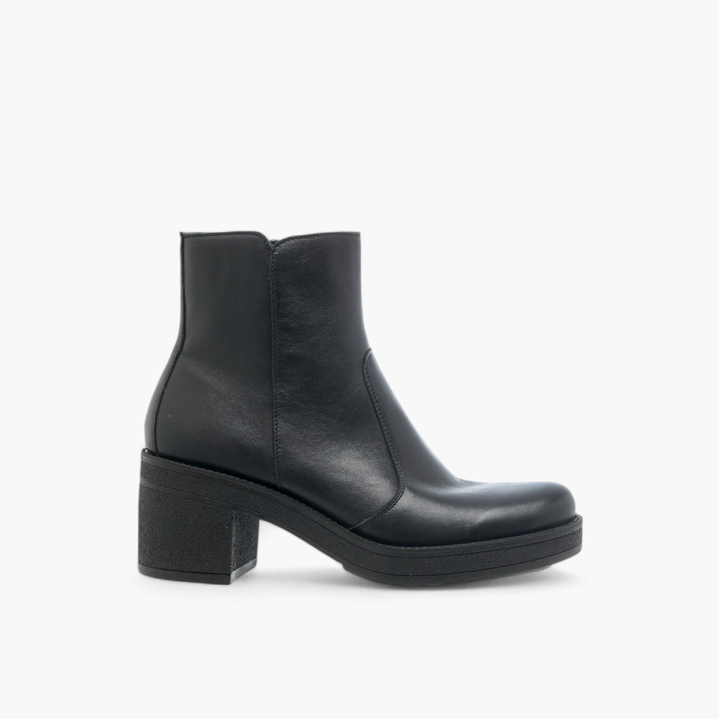 بوت سادة بطول الكاحل وبسحاب إغلاق وكعب سميك للنساء من سيليست-women-shoes-boots-image-3
