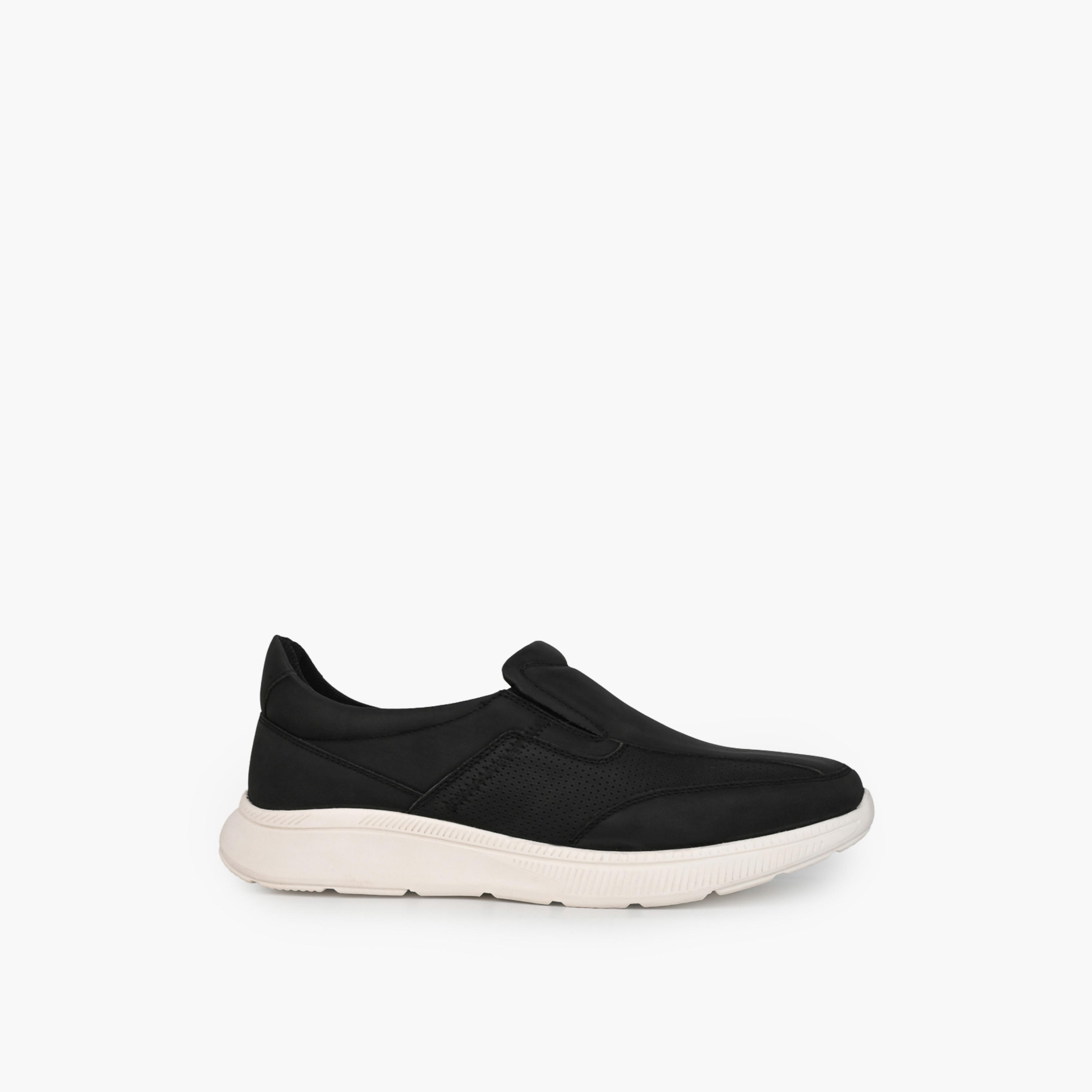 Le Confort Men Textured Slip-On Loafers-men-shoes-loafersandmoccasins-image-3