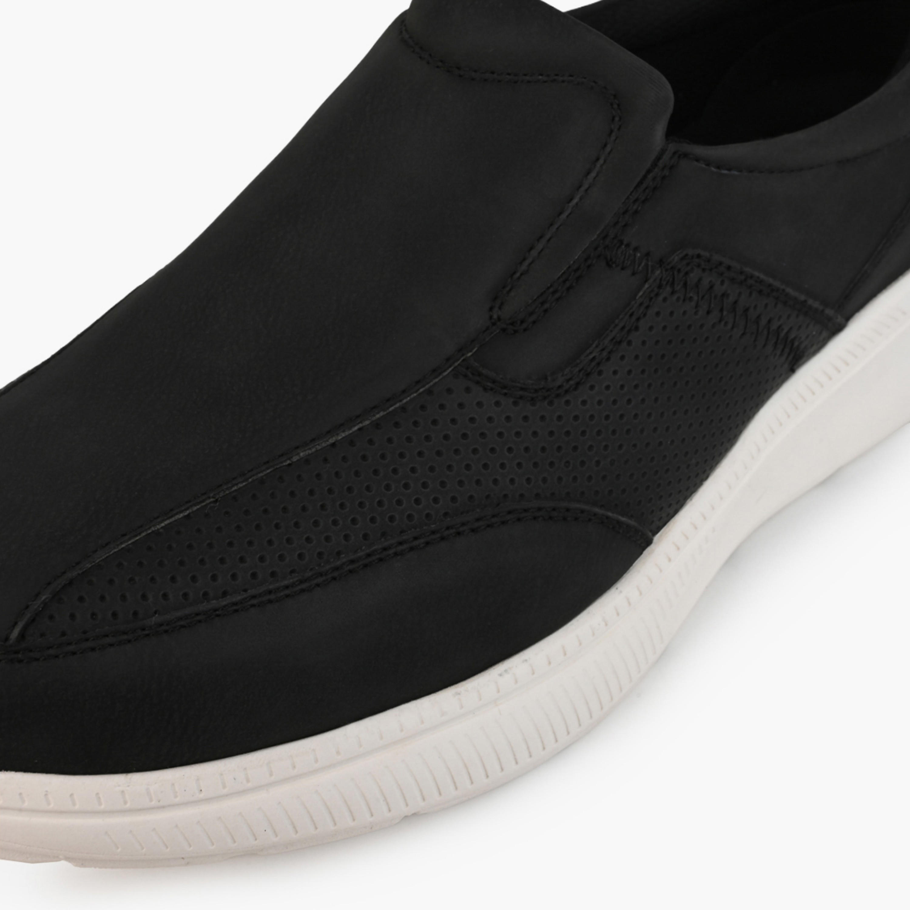 Le Confort Men Textured Slip-On Loafers-men-shoes-loafersandmoccasins-image-4