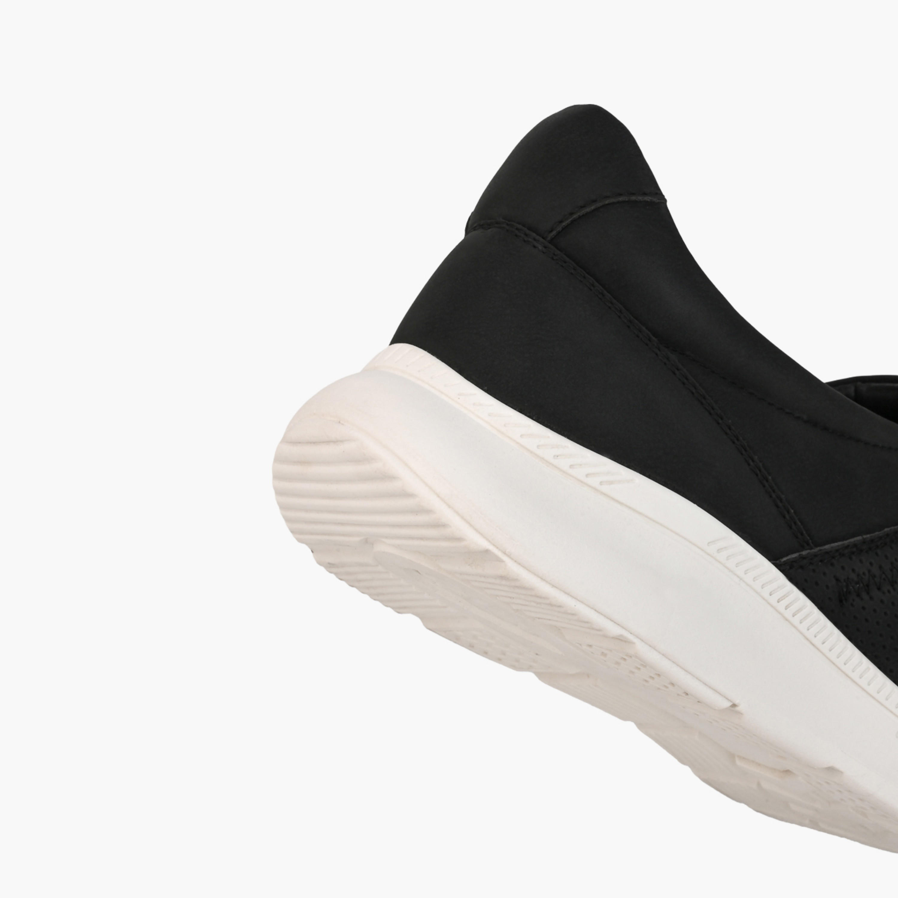 Le Confort Men Textured Slip-On Loafers-men-shoes-loafersandmoccasins-image-5
