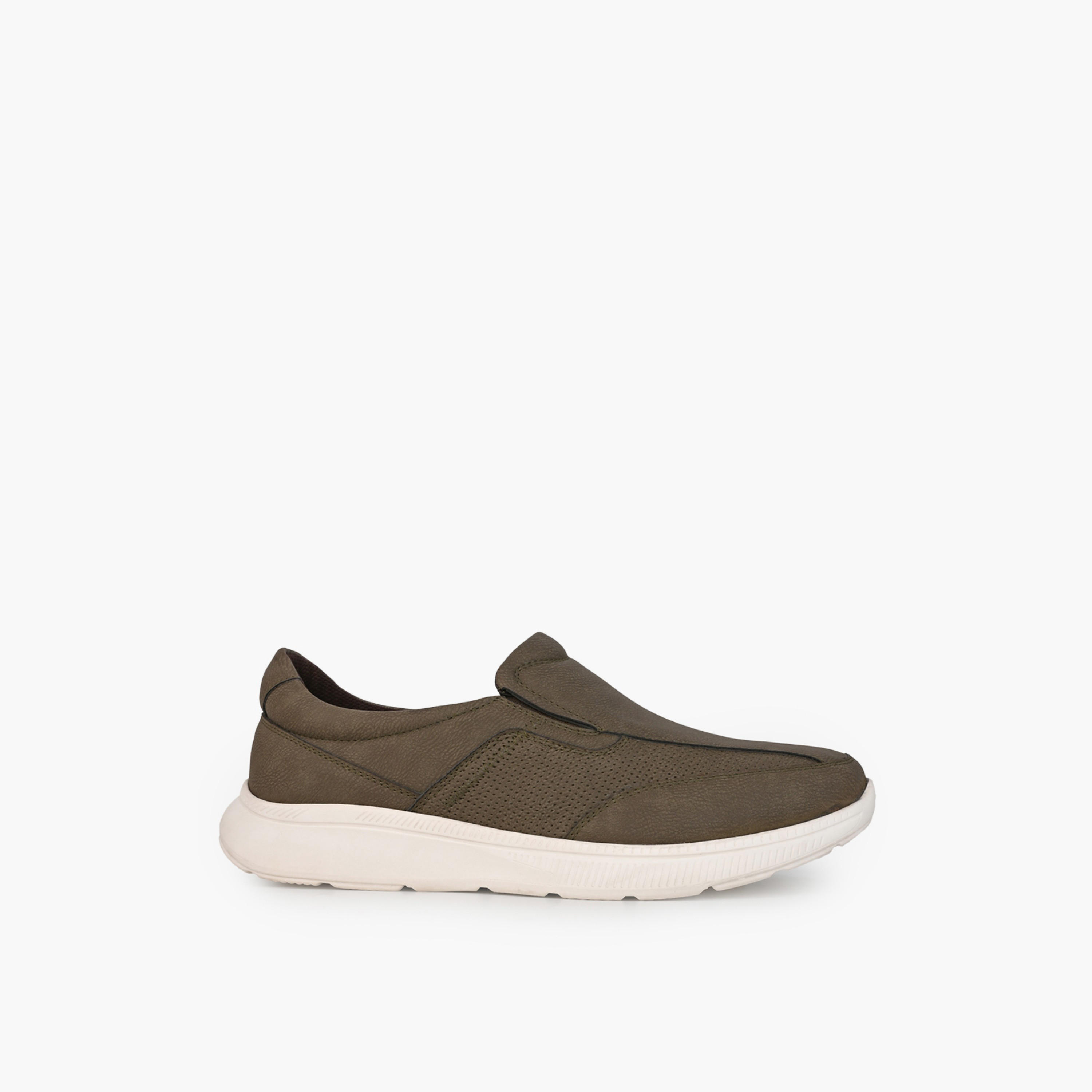 Le Confort Men Textured Slip-On Loafers-men-shoes-loafersandmoccasins-image-3