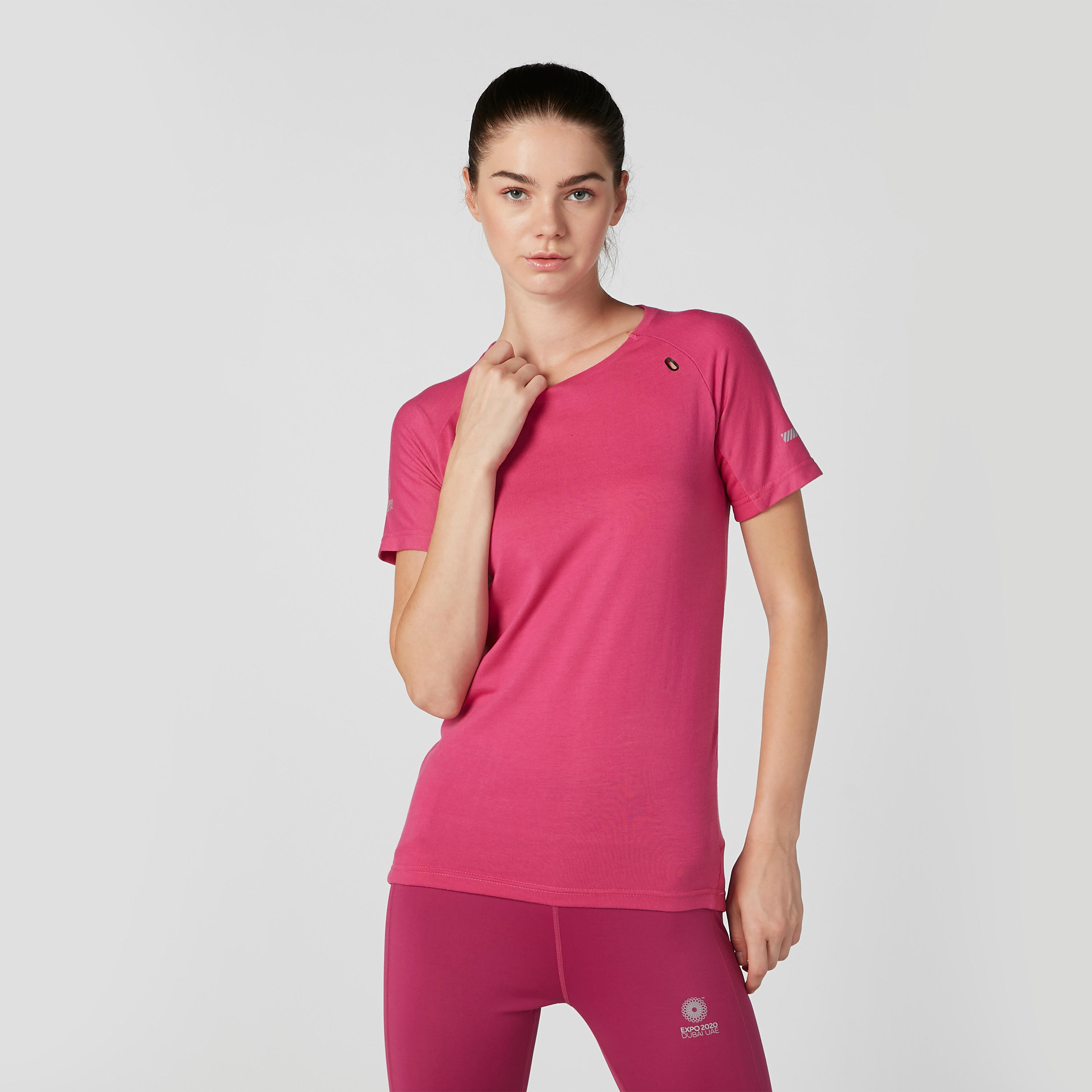 تيشيرت سادة بياقة مستديرة وأكمام قصيرة إكسبو 2020-women-clothing-sportswearandactivewear-tshirtsandvests-image-1