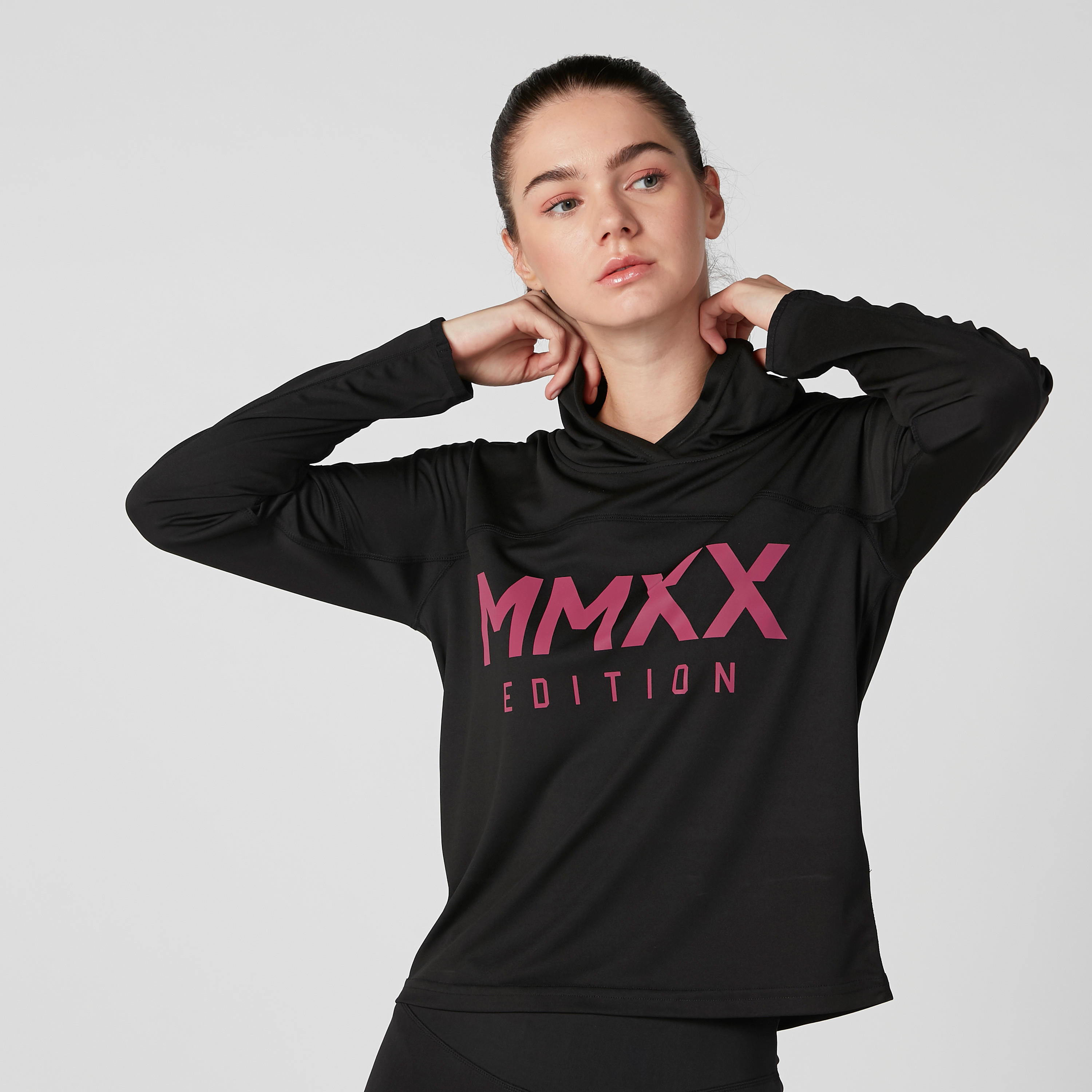 تيشيرت بقبّعة وأكمام طويلة وطبعات-women-clothing-sportswearandactivewear-tshirtsandvests-image-3