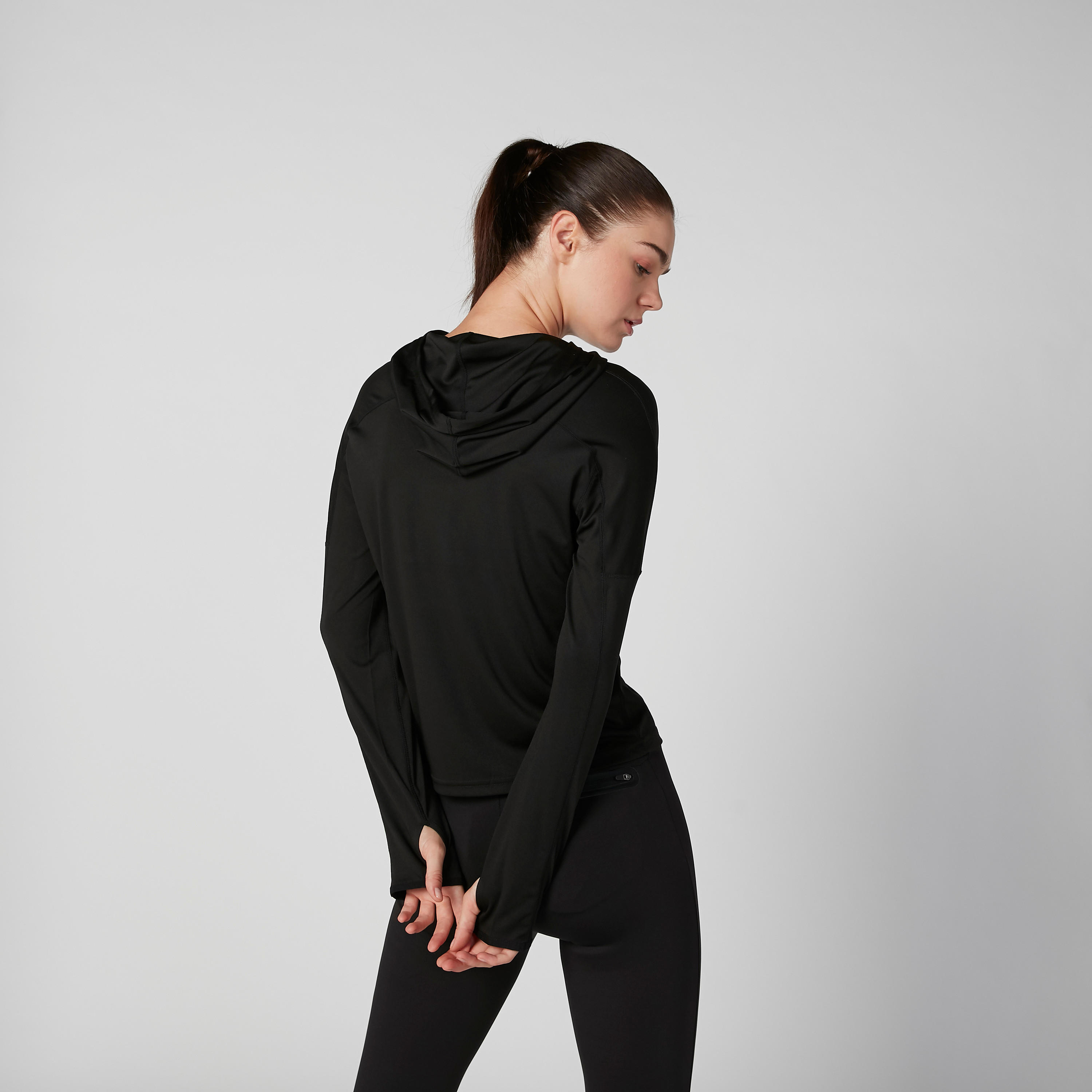 تيشيرت بقبّعة وأكمام طويلة وطبعات-women-clothing-sportswearandactivewear-tshirtsandvests-image-5
