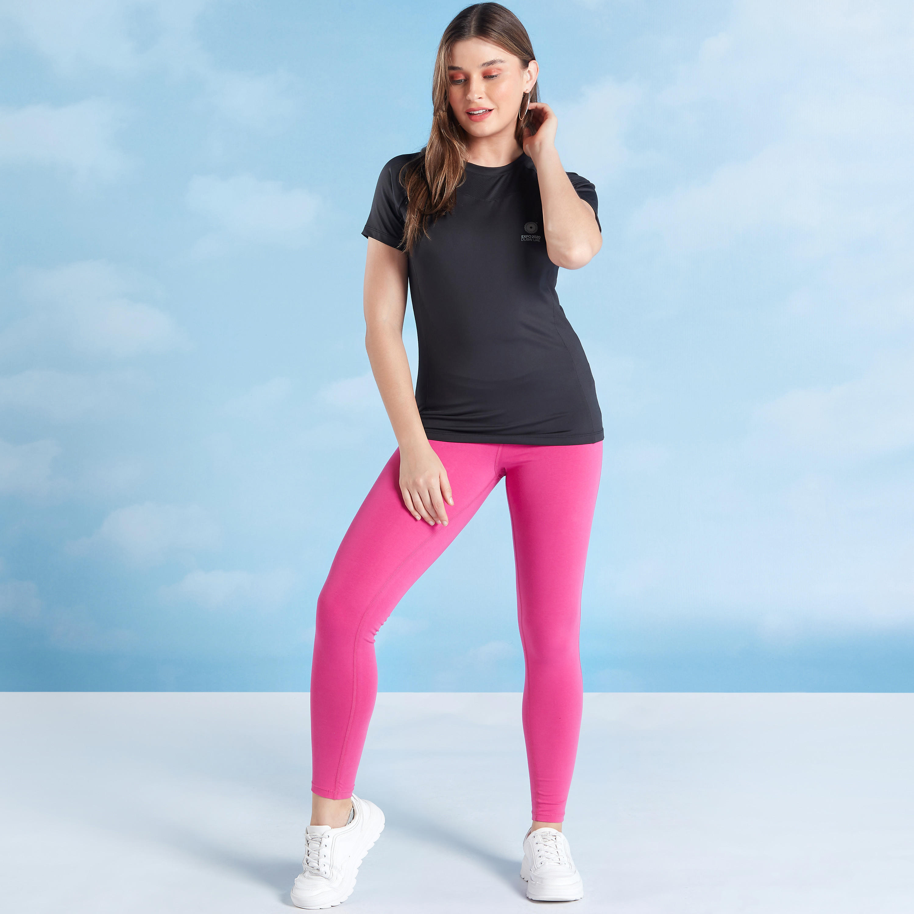 تيشيرت سادة بياقة ضيّقة وأكمام مغايرة إكسبو 2020-women-clothing-sportswearandactivewear-tshirtsandvests-image-2