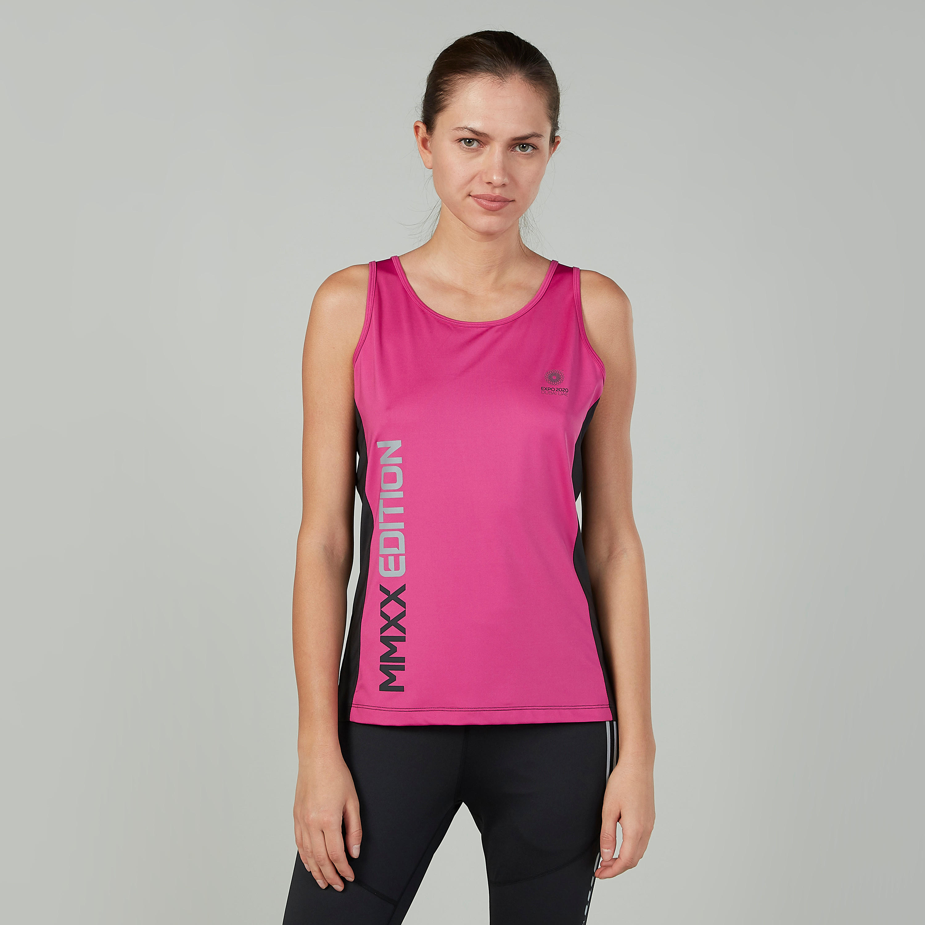 فيست مستدام بطبعات وأحزمة متقاطعة إكسبو 2020-women-clothing-sportswearandactivewear-tshirtsandvests-image-4
