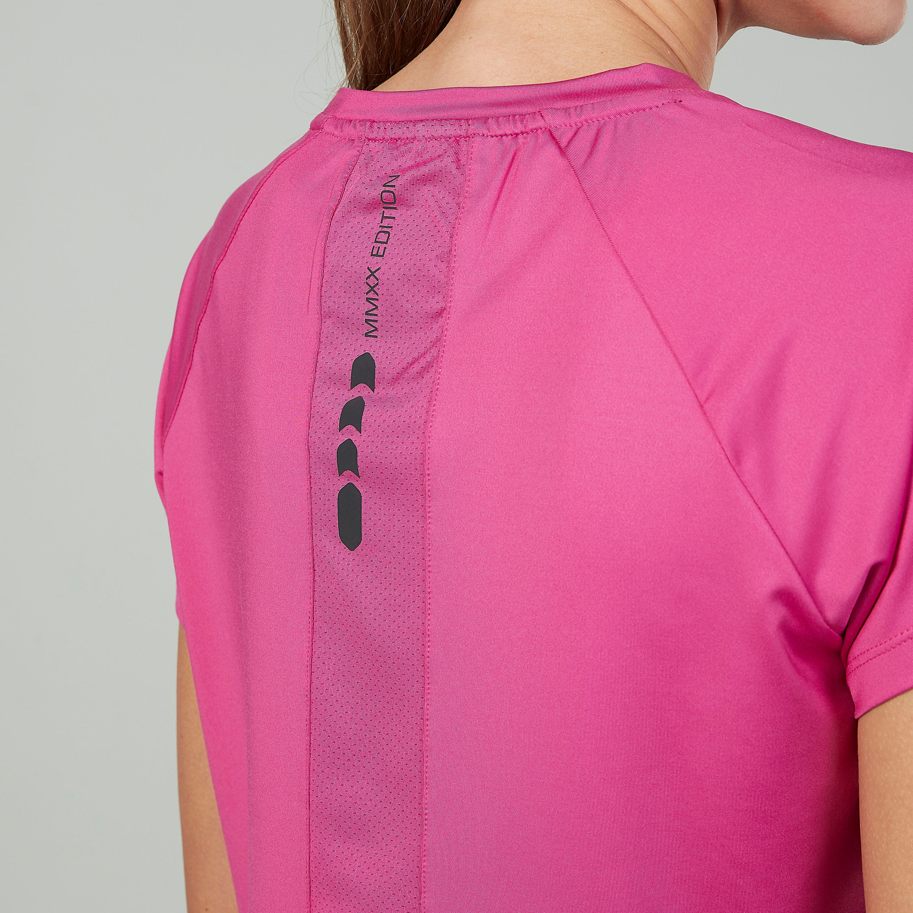 Expo 2020 Sustainable Plain T-shirt with Crew Neck and Raglan Sleeves-women-clothing-sportswearandactivewear-tshirtsandvests-image-3