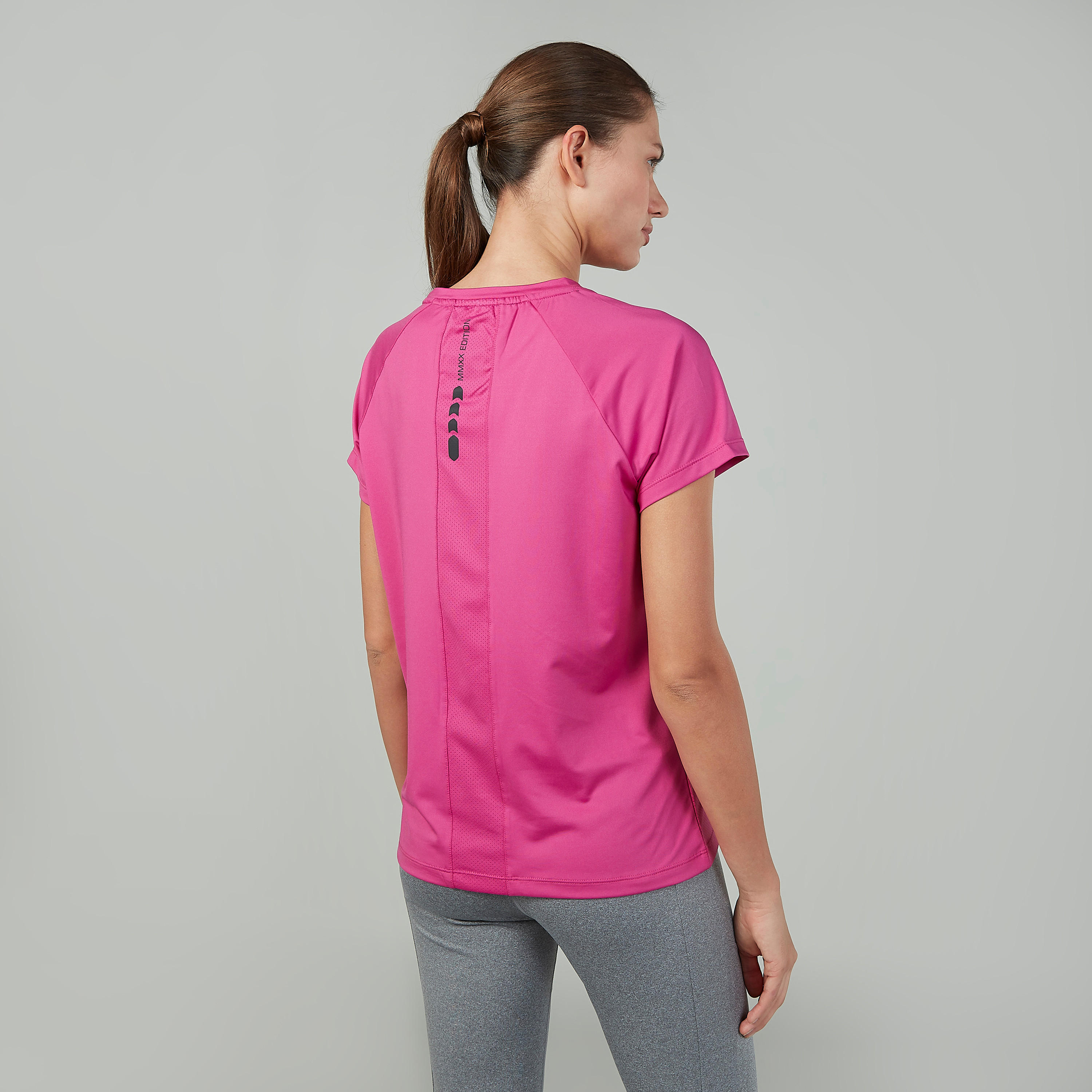 Expo 2020 Sustainable Plain T-shirt with Crew Neck and Raglan Sleeves-women-clothing-sportswearandactivewear-tshirtsandvests-image-4
