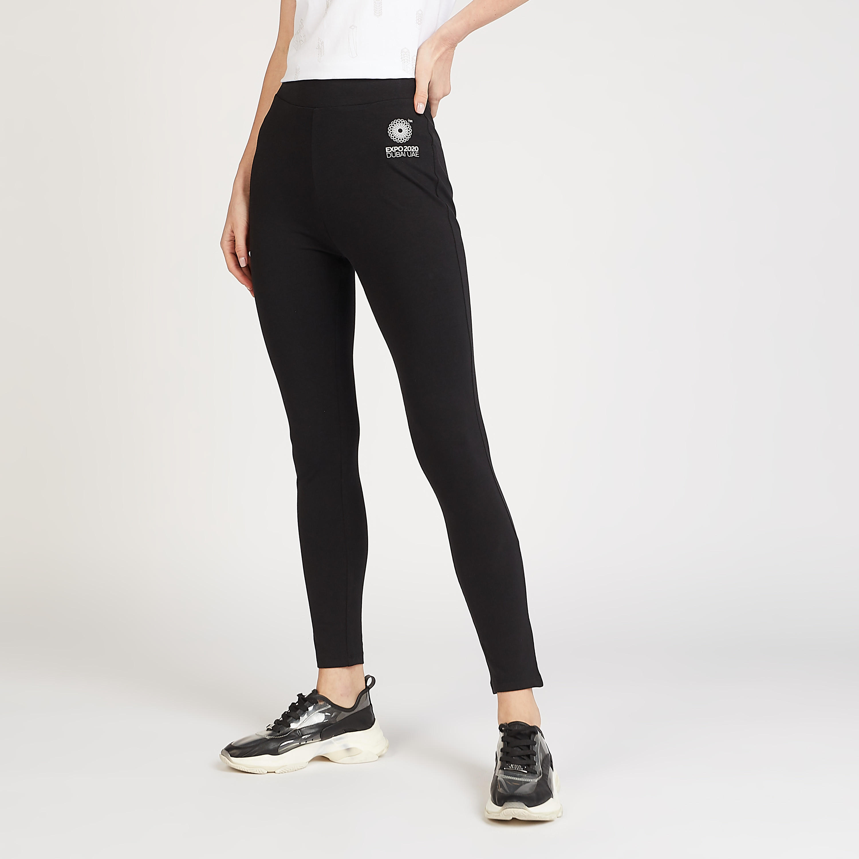 بنطلون ليقنز بخصر مطّاطي متوسط الارتفاع بطبعات إكسبو 2020-women-clothing-bottoms-leggings-image-1