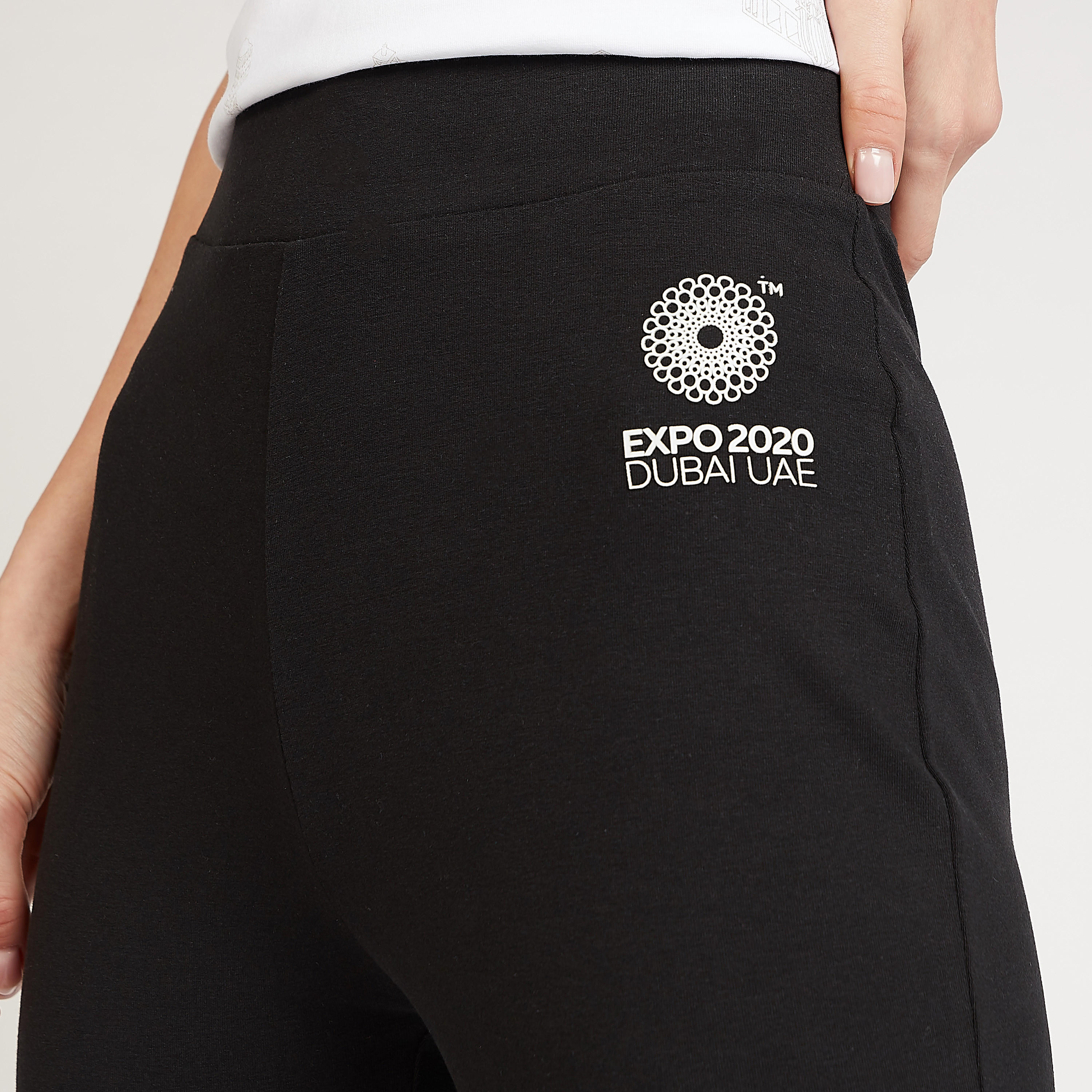 بنطلون ليقنز بخصر مطّاطي متوسط الارتفاع بطبعات إكسبو 2020-women-clothing-bottoms-leggings-image-3