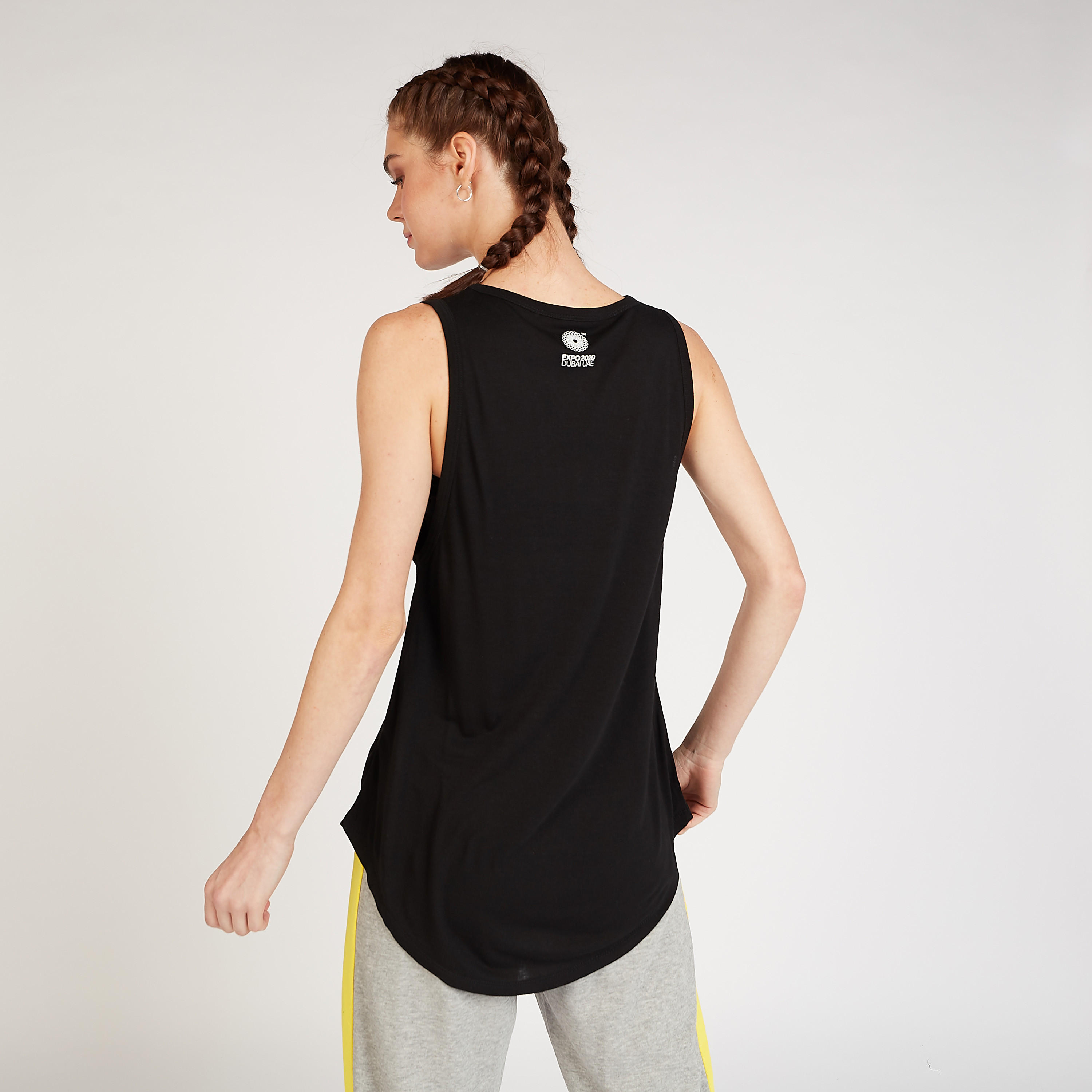 بلوزة دون أكمام بياقة ضيّقة وطبعات شعار-women-clothing-tshirts-image-4